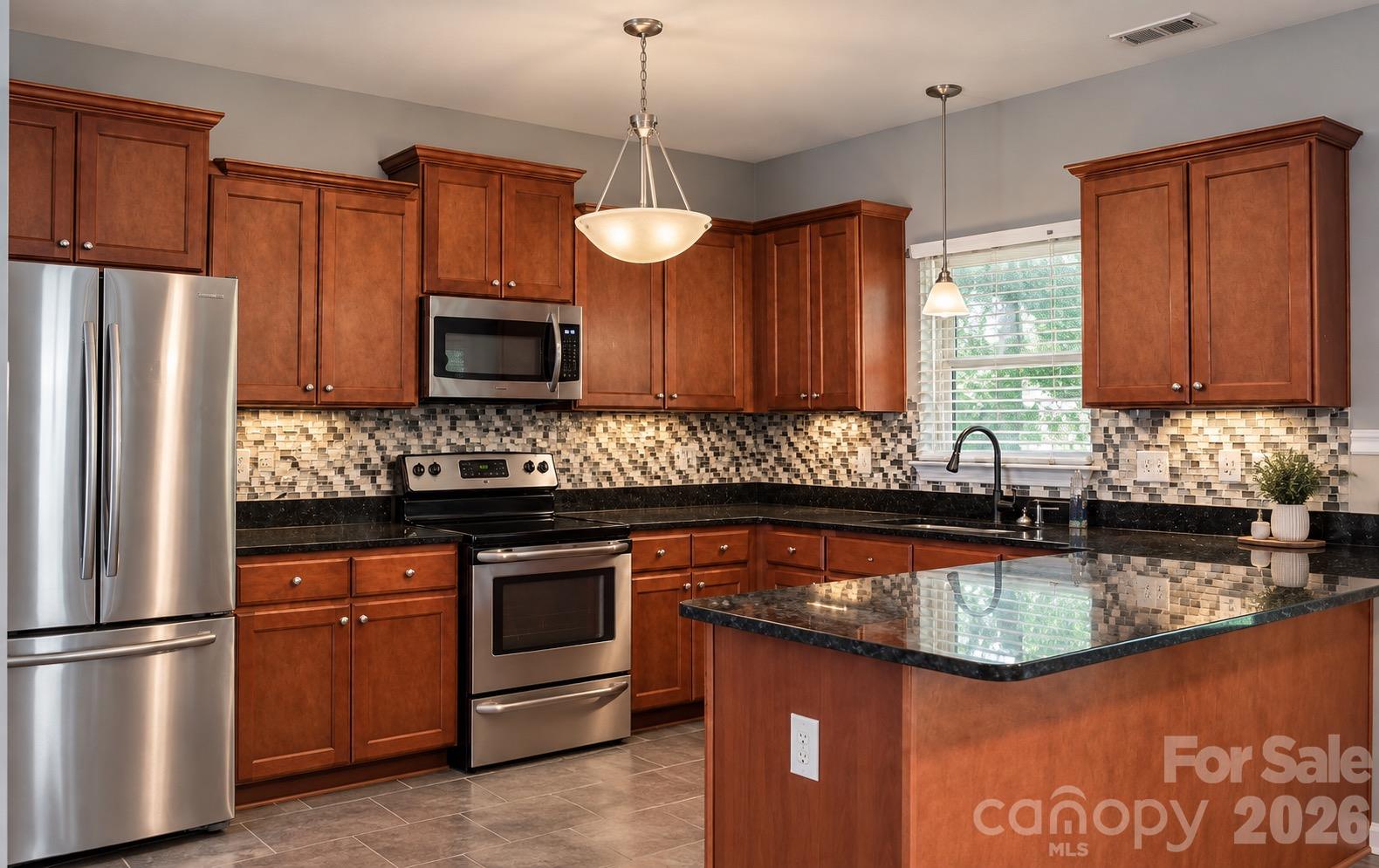 Single Family Residence at 103 Jade Circle, Knightdale, photo 14 of 37