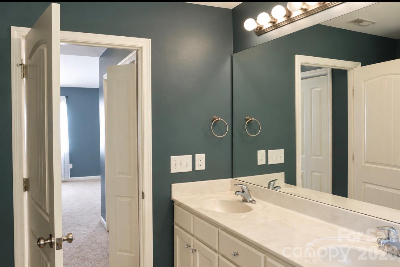Single Family Residence at 103 Jade Circle, Knightdale, photo 25 of 37