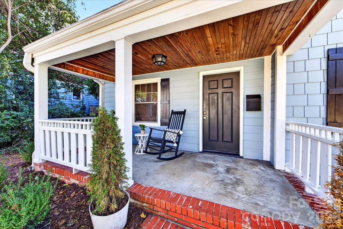 Single Family Residence at 2814 Virginia Avenue, Charlotte, photo 3 of 45