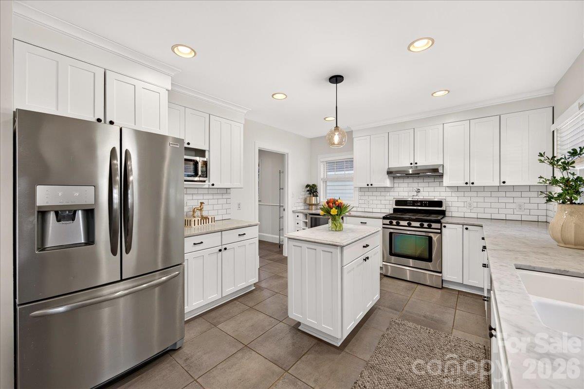 Single Family Residence at 2814 Virginia Avenue, Charlotte, photo 15 of 45