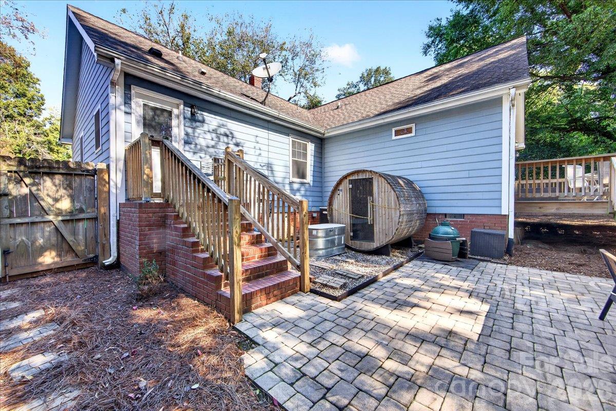 Single Family Residence at 2814 Virginia Avenue, Charlotte, photo 39 of 45