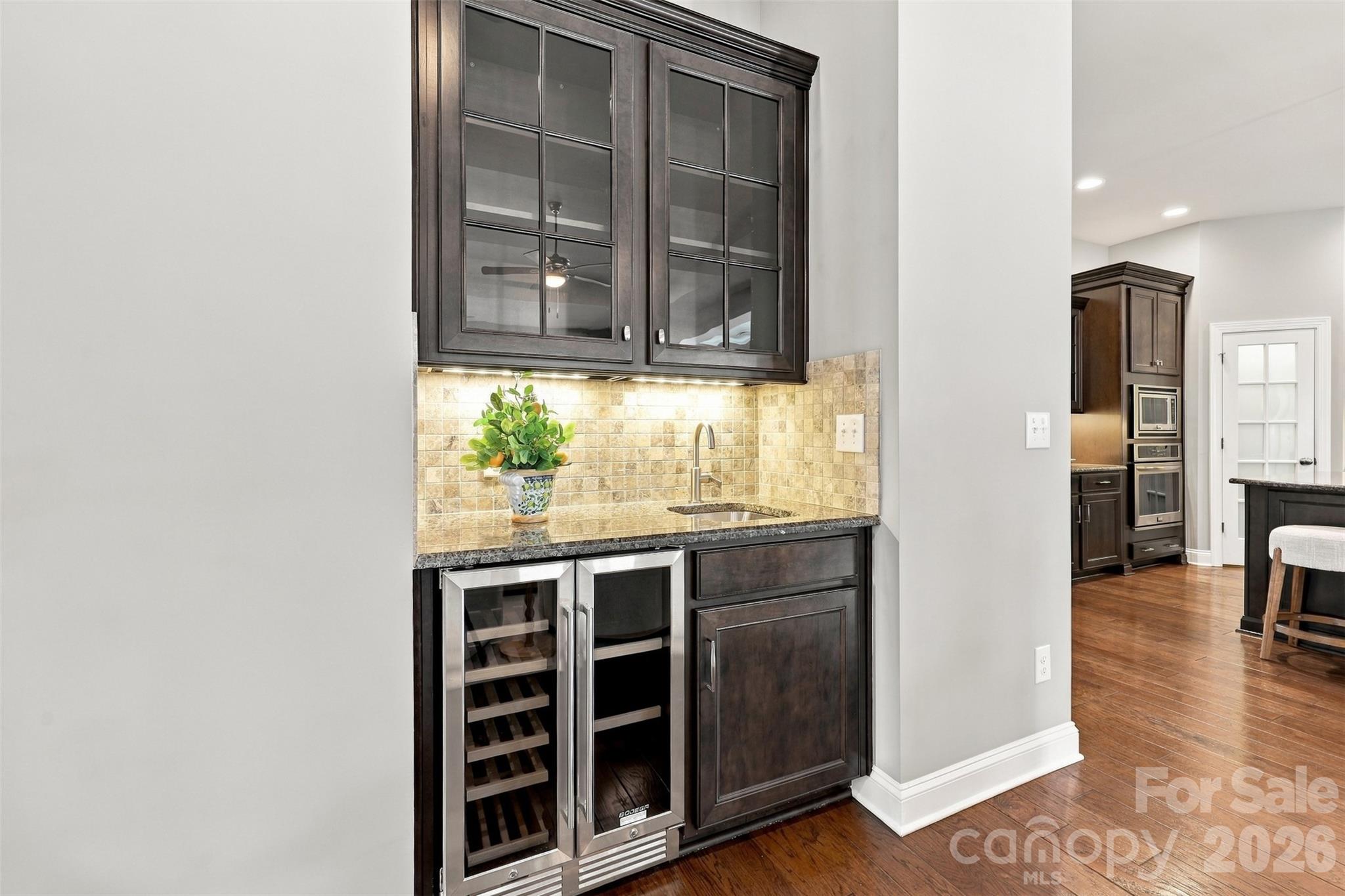 Single Family Residence at 1339 Kings Bottom Drive, Fort Mill, photo 10 of 40