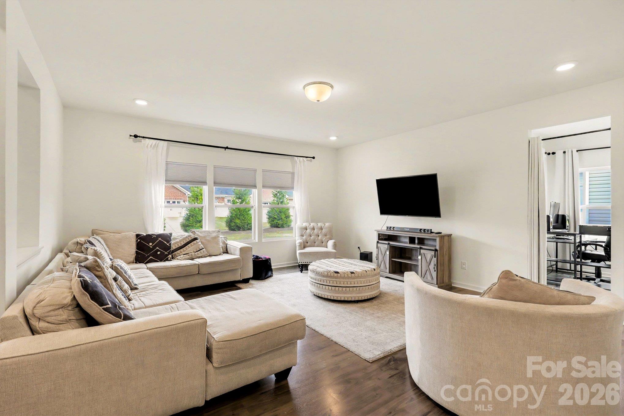 Single Family Residence at 1435 Finwick Drive, Pfafftown, photo 5 of 29