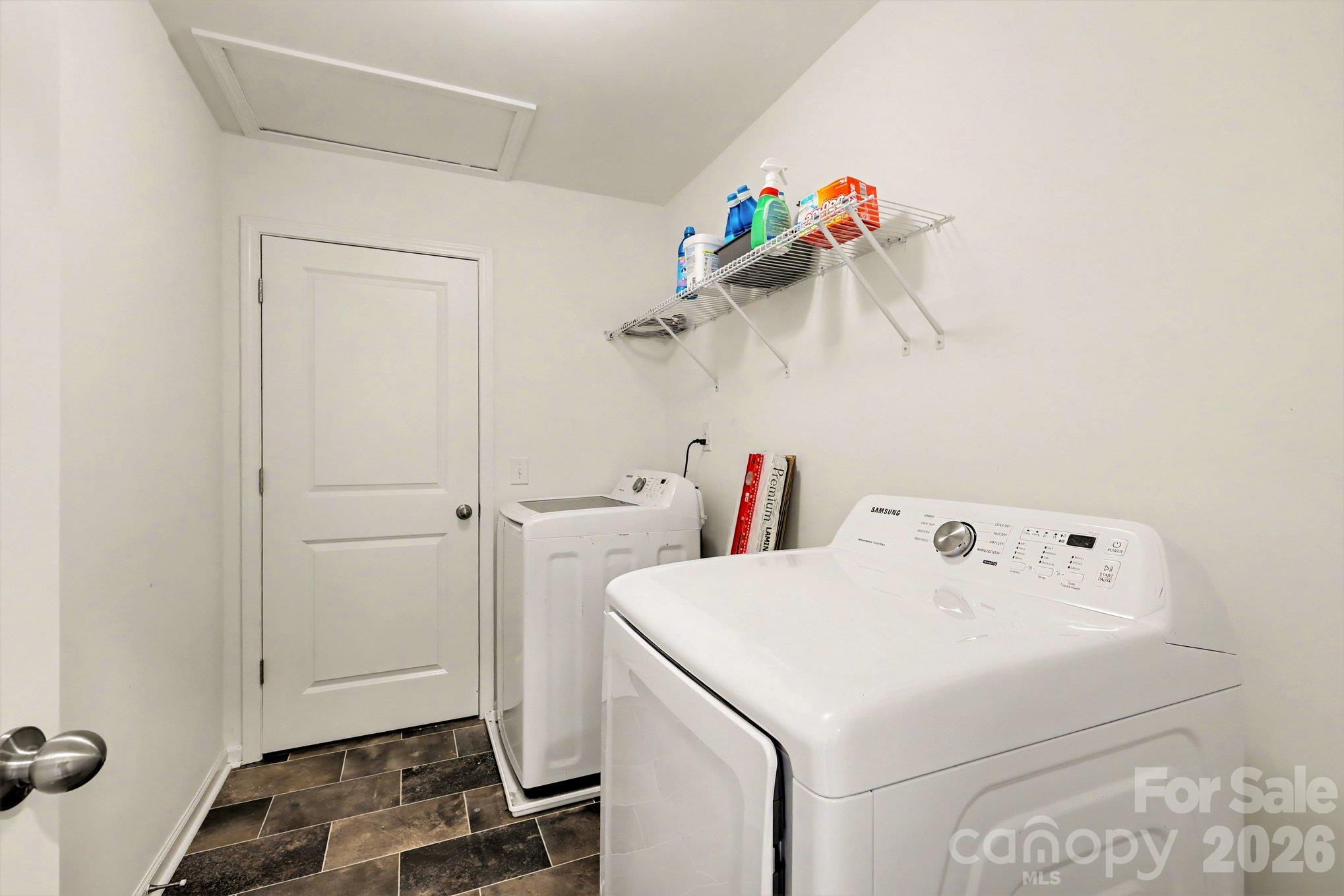 Single Family Residence at 1435 Finwick Drive, Pfafftown, photo 23 of 29