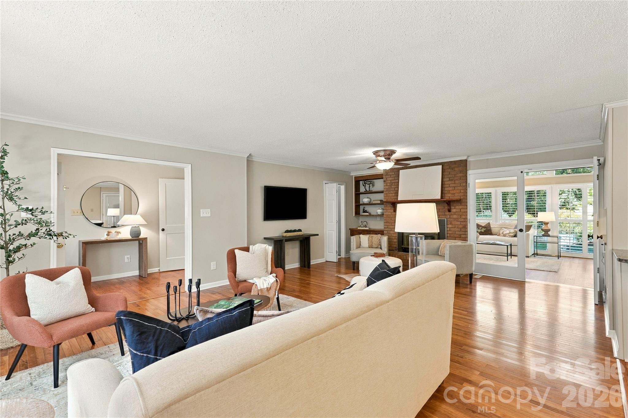 Beautiful open plan - 122 Keowee Circle, Indian Trail