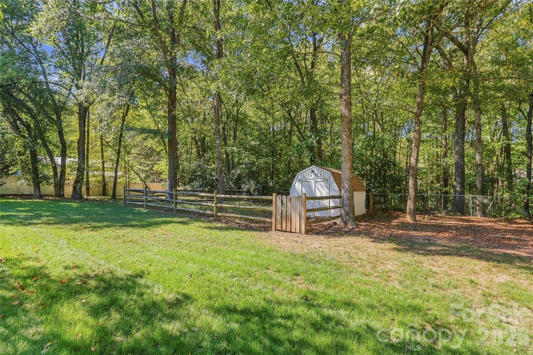 Storage shed - 122 Keowee Circle, Indian Trail