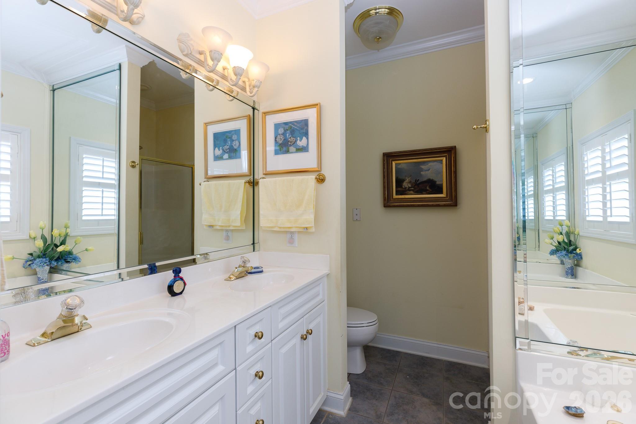 Single Family Residence at 952 Lake Club Drive, Rock Hill, photo 13 of 33