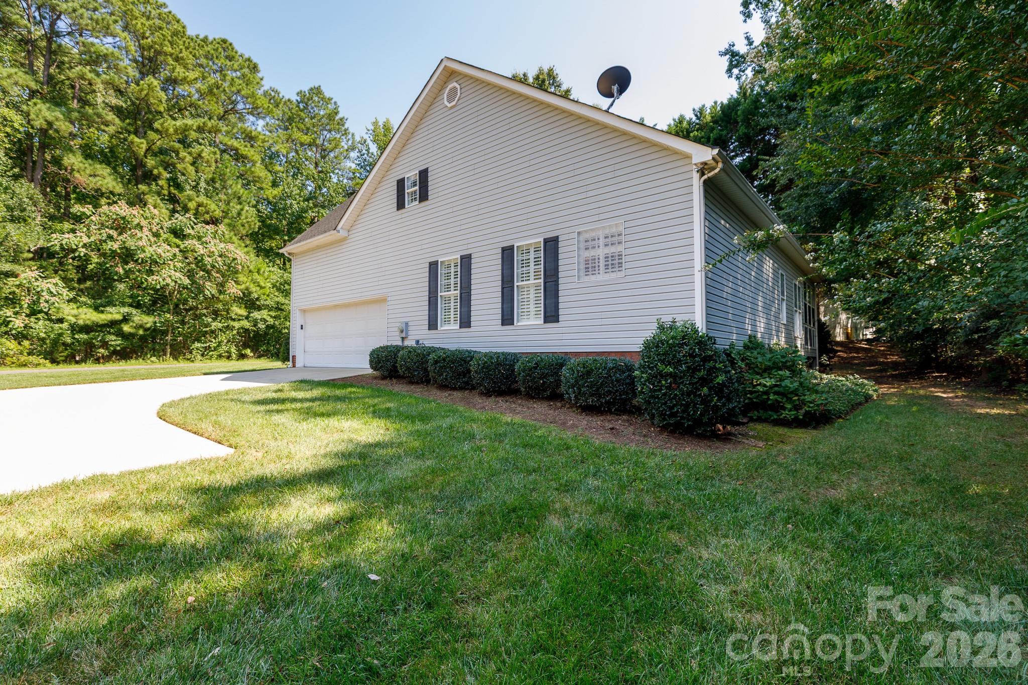 Single Family Residence at 952 Lake Club Drive, Rock Hill, photo 26 of 33