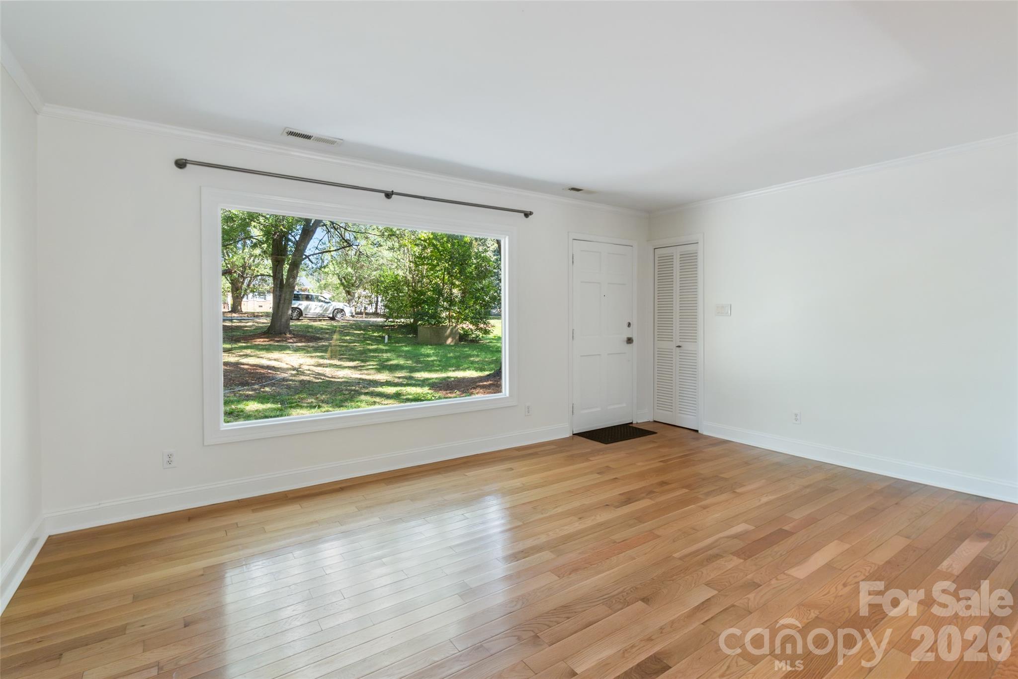 Single Family Residence at 1817 Balfour Lane, Charlotte, photo 6 of 33