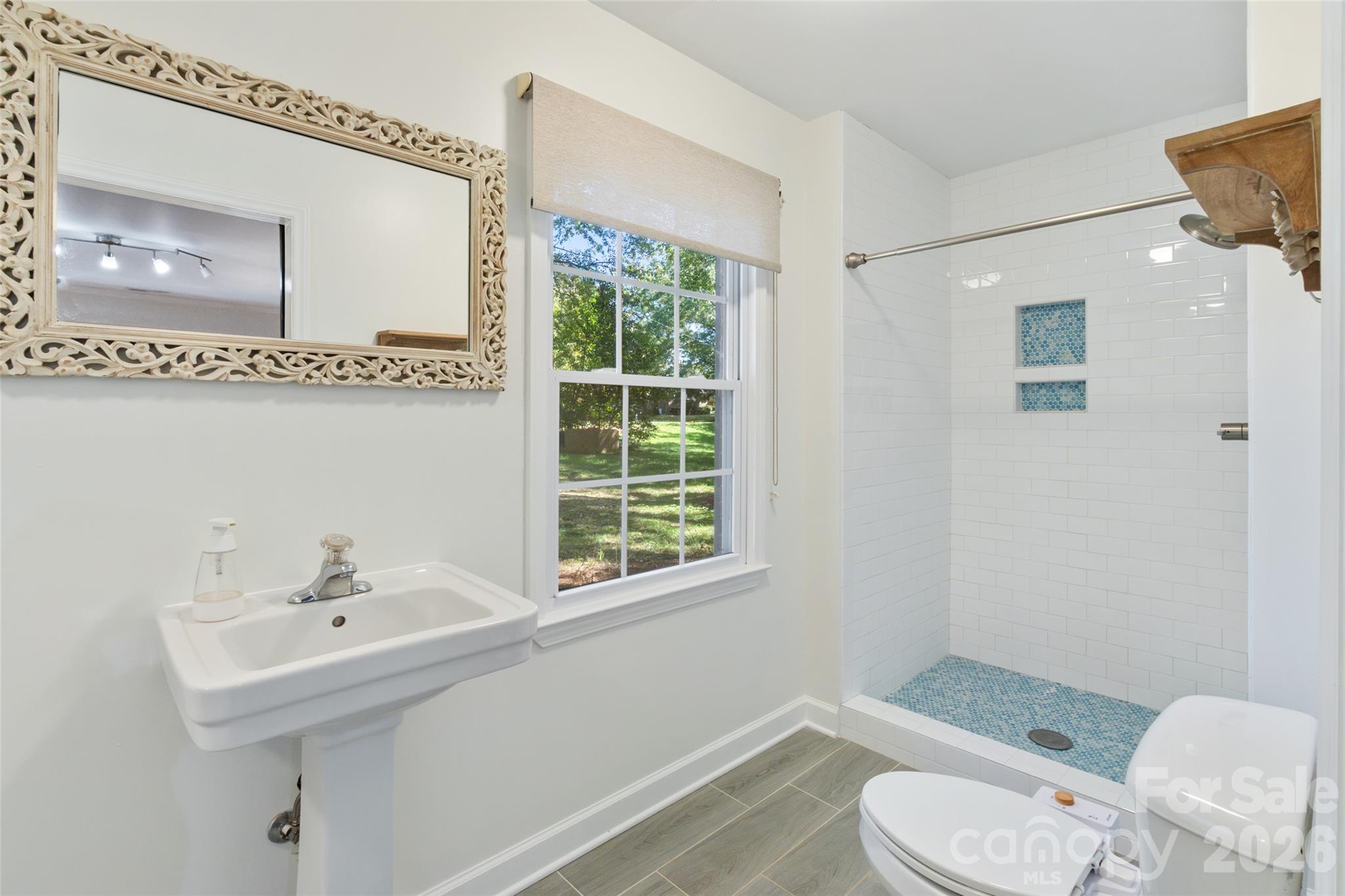 Single Family Residence at 1817 Balfour Lane, Charlotte, photo 17 of 33