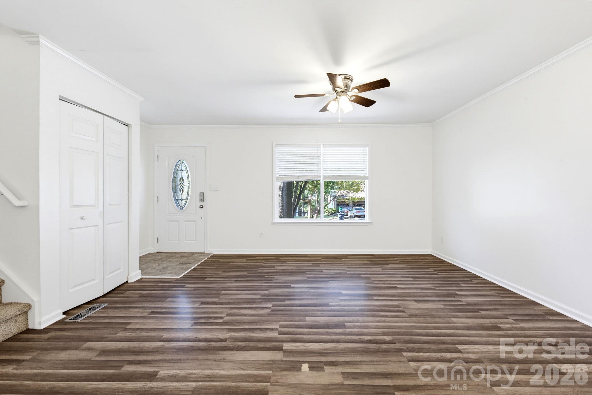 Single Family Residence at 6901 Rollingridge Drive, Charlotte, photo 5 of 36