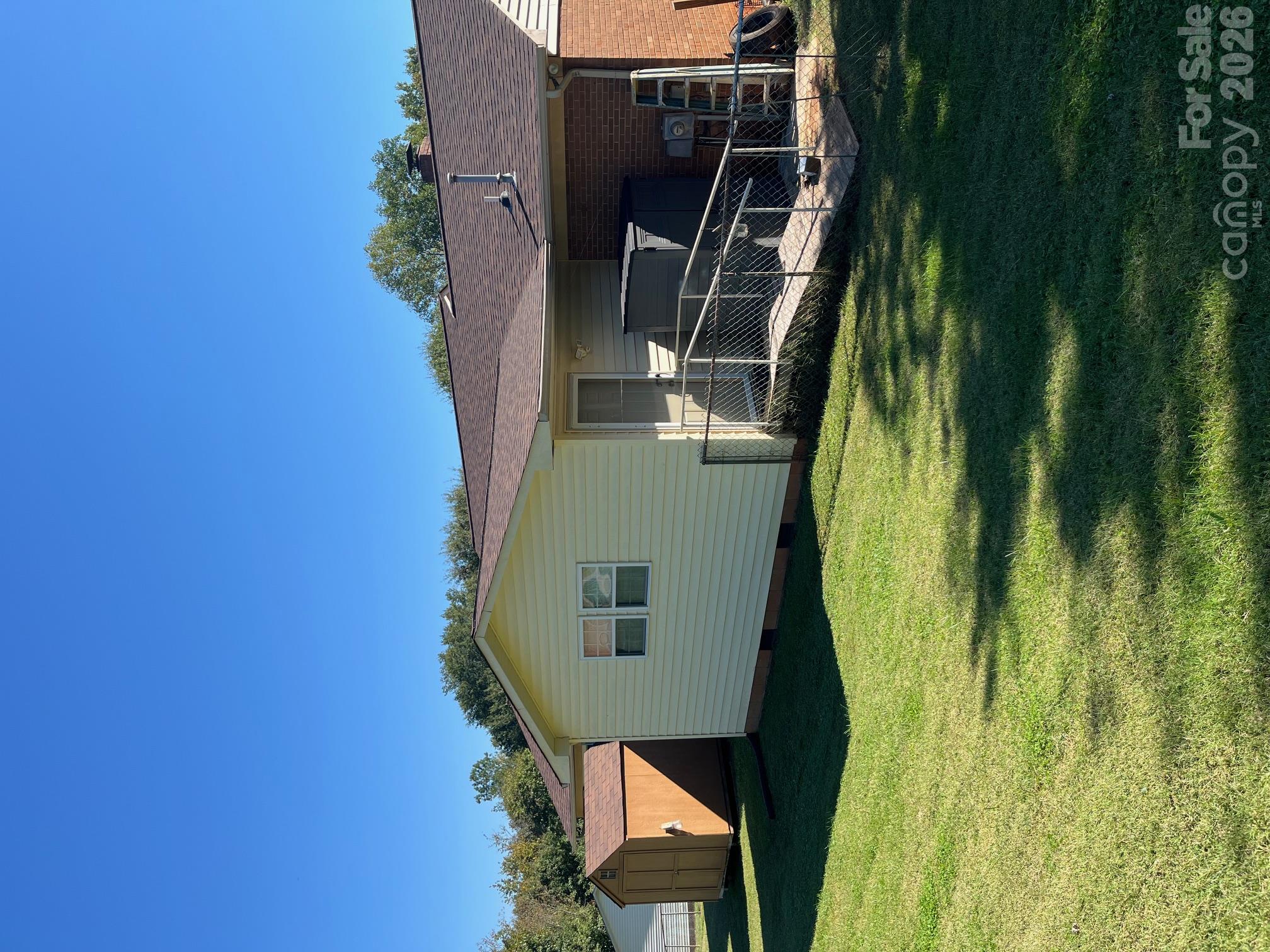 Single Family Residence at 109 Crestbrook Circle, Shelby, photo 2 of 14