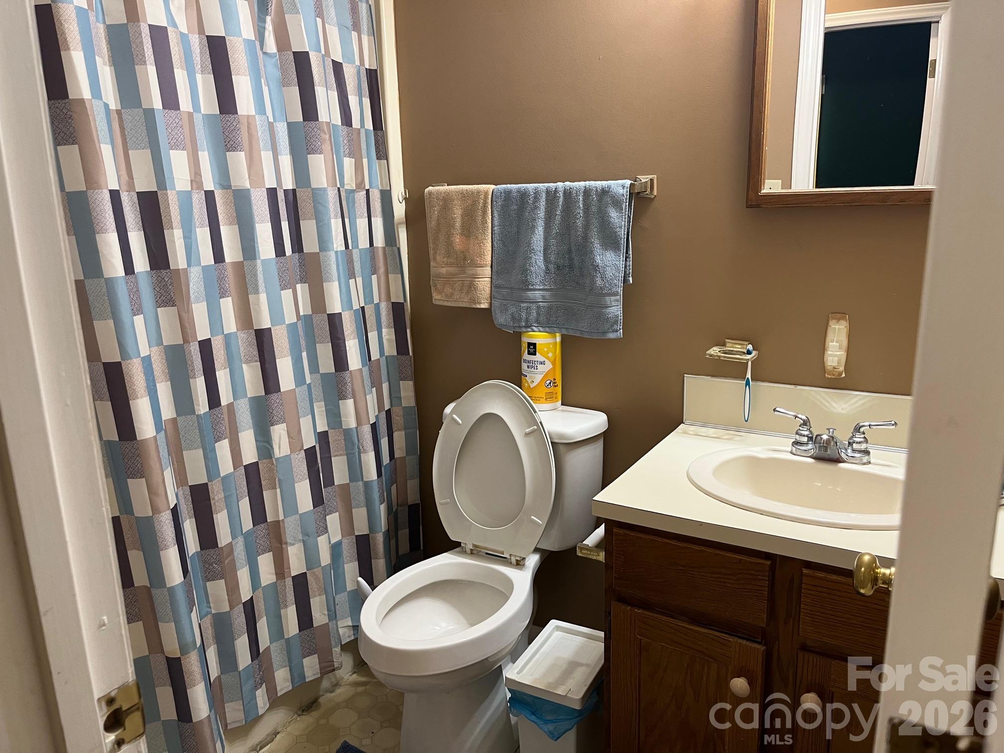 Single Family Residence at 109 Crestbrook Circle, Shelby, photo 9 of 14