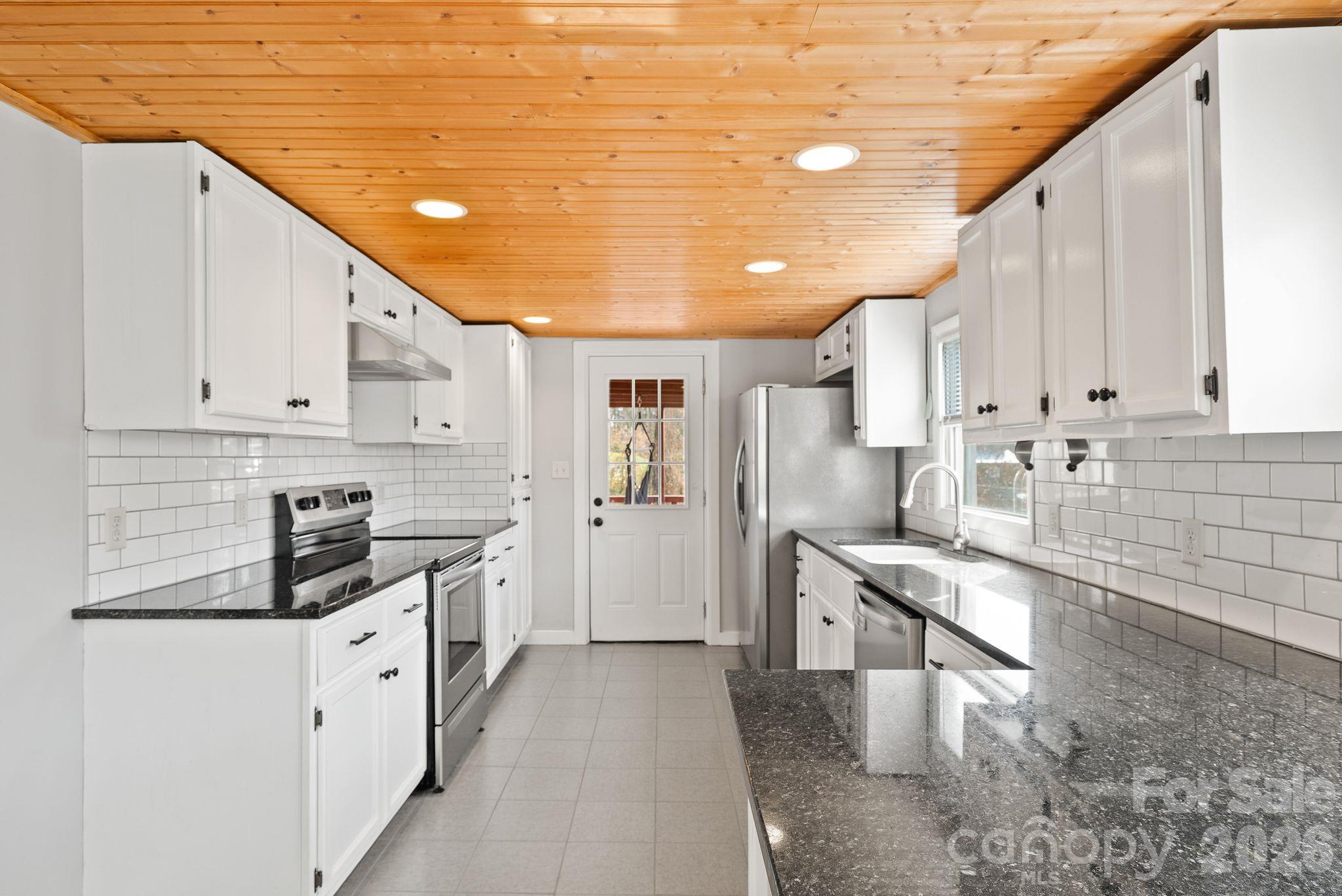 Single Family Residence at 2 Worley Place, Asheville, photo 7 of 18