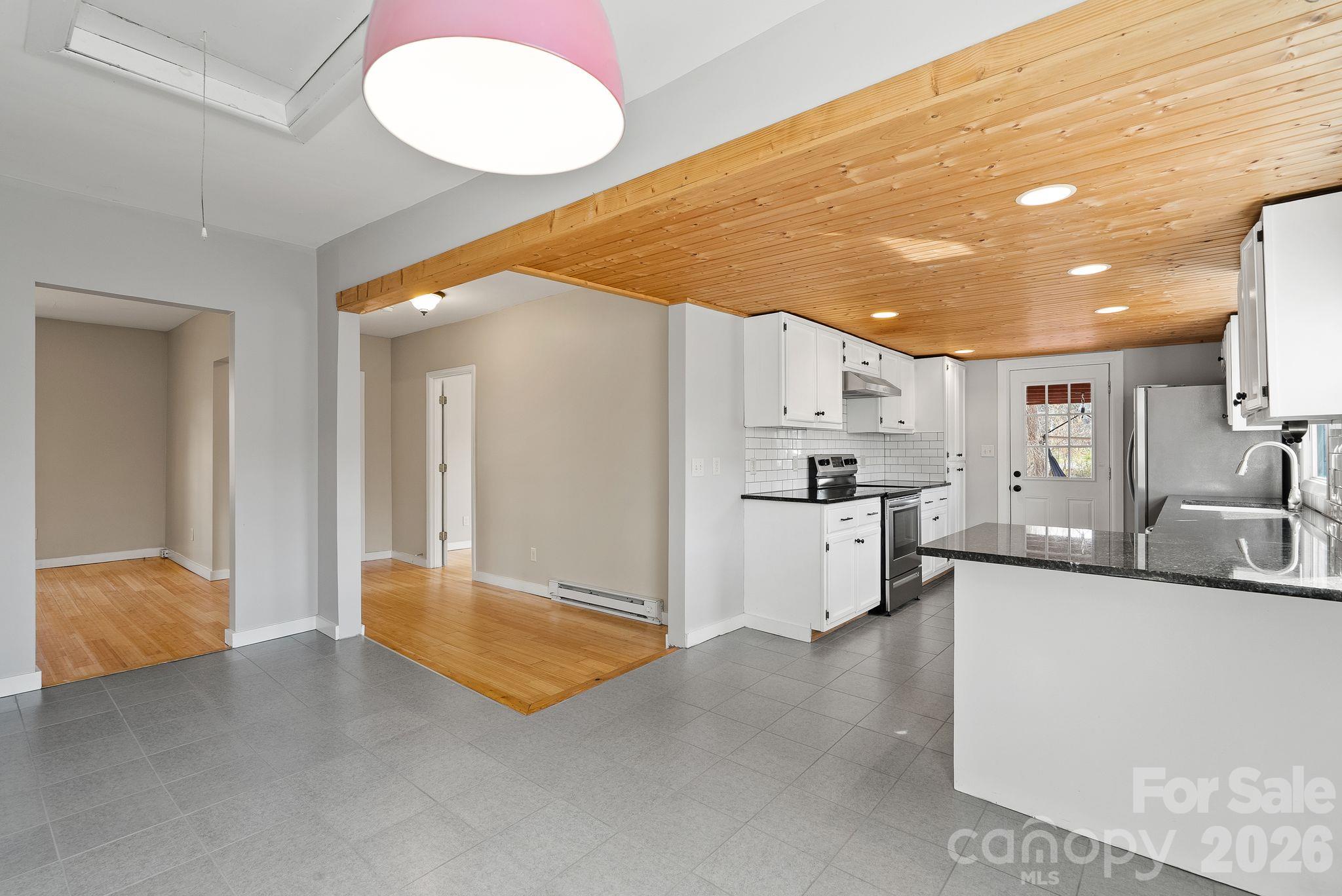 Single Family Residence at 2 Worley Place, Asheville, photo 10 of 18