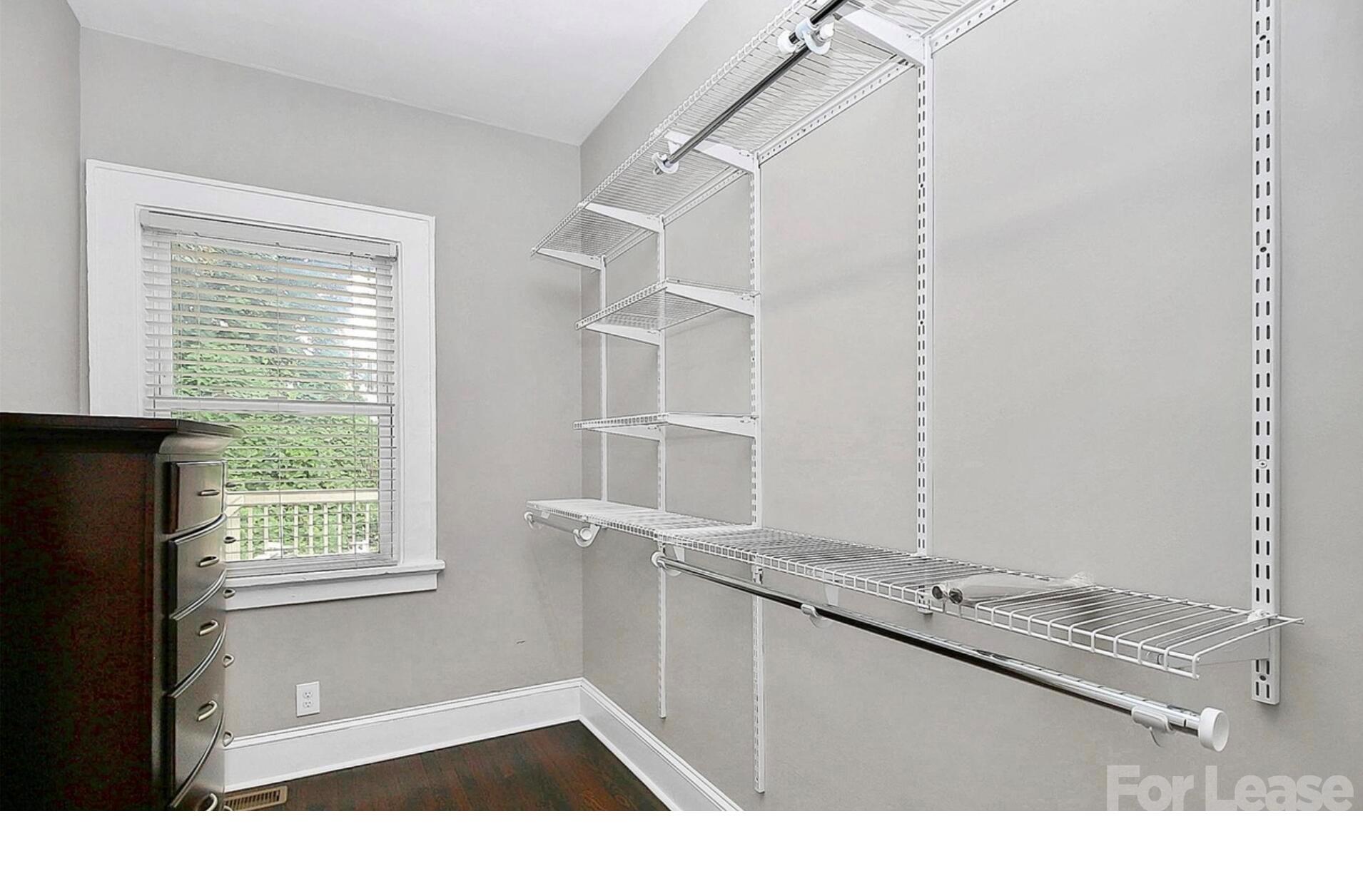 Single Family Residence at 1920 Woodcrest Avenue, Charlotte, photo 7 of 39