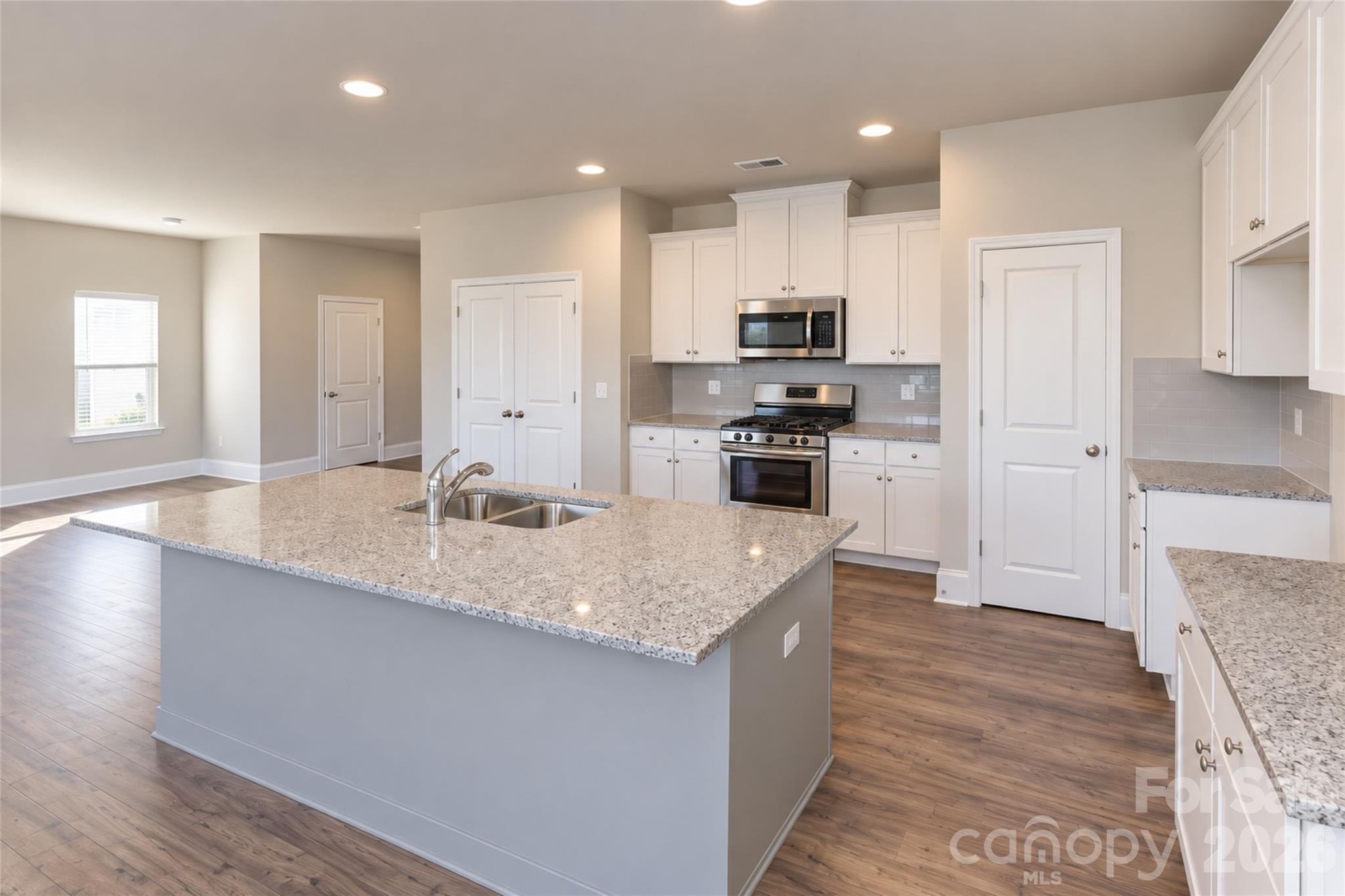 Single Family Residence at 5321 Bella Rose Court, Charlotte, photo 10 of 23