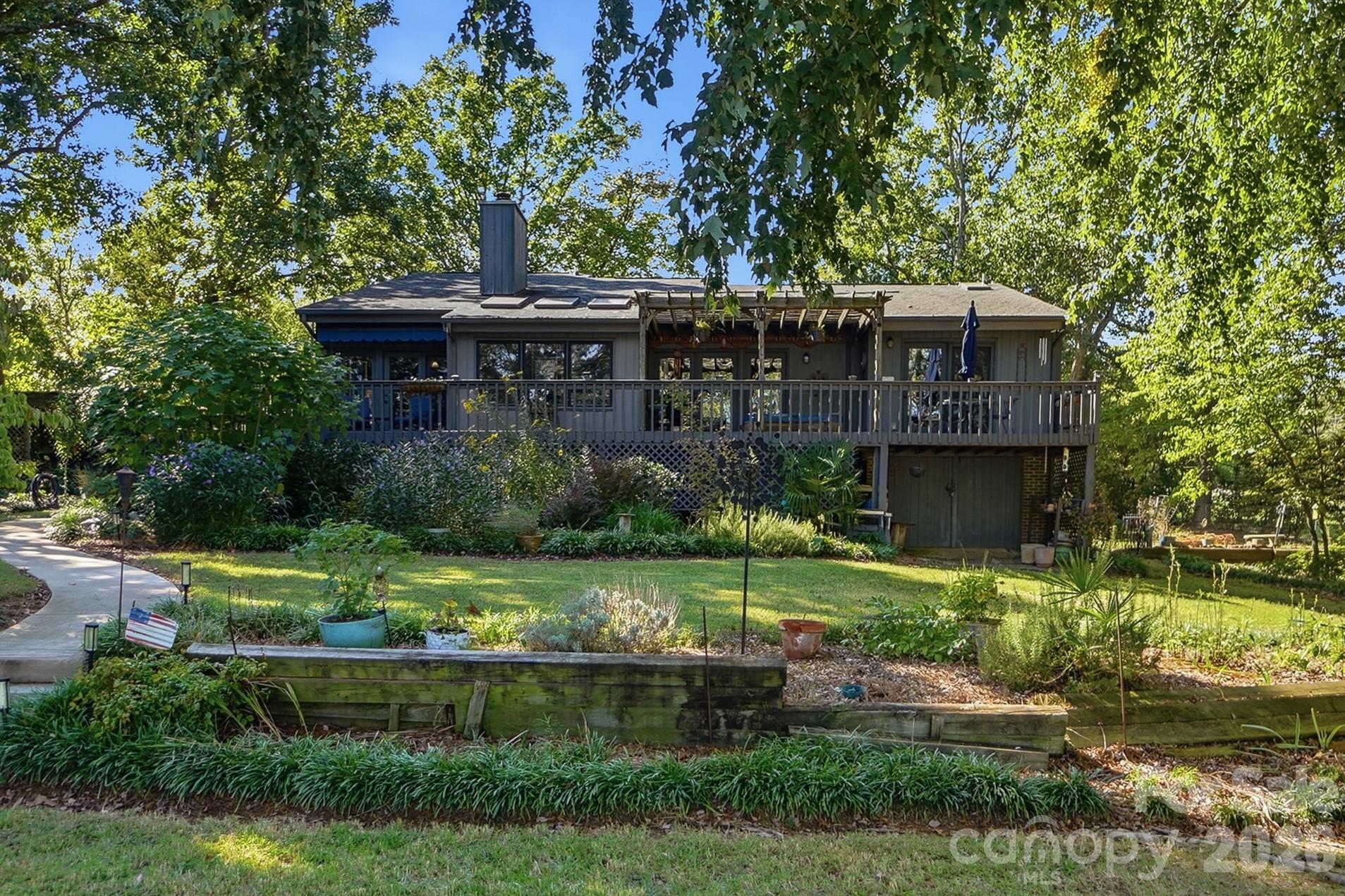 Single Family Residence at 1669 Aragon Beach Road, Rock Hill, photo 4 of 46