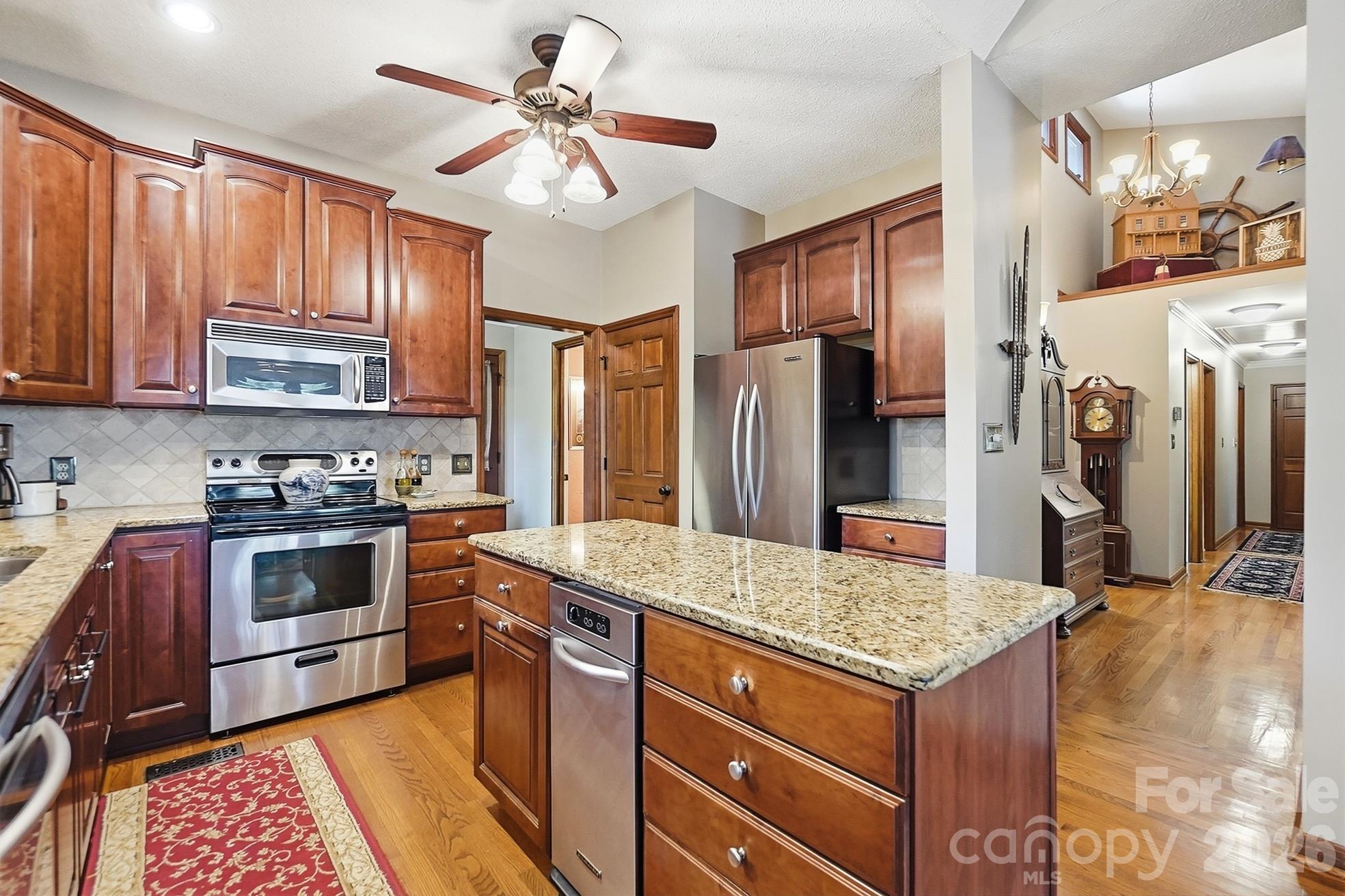 Single Family Residence at 1669 Aragon Beach Road, Rock Hill, photo 17 of 46