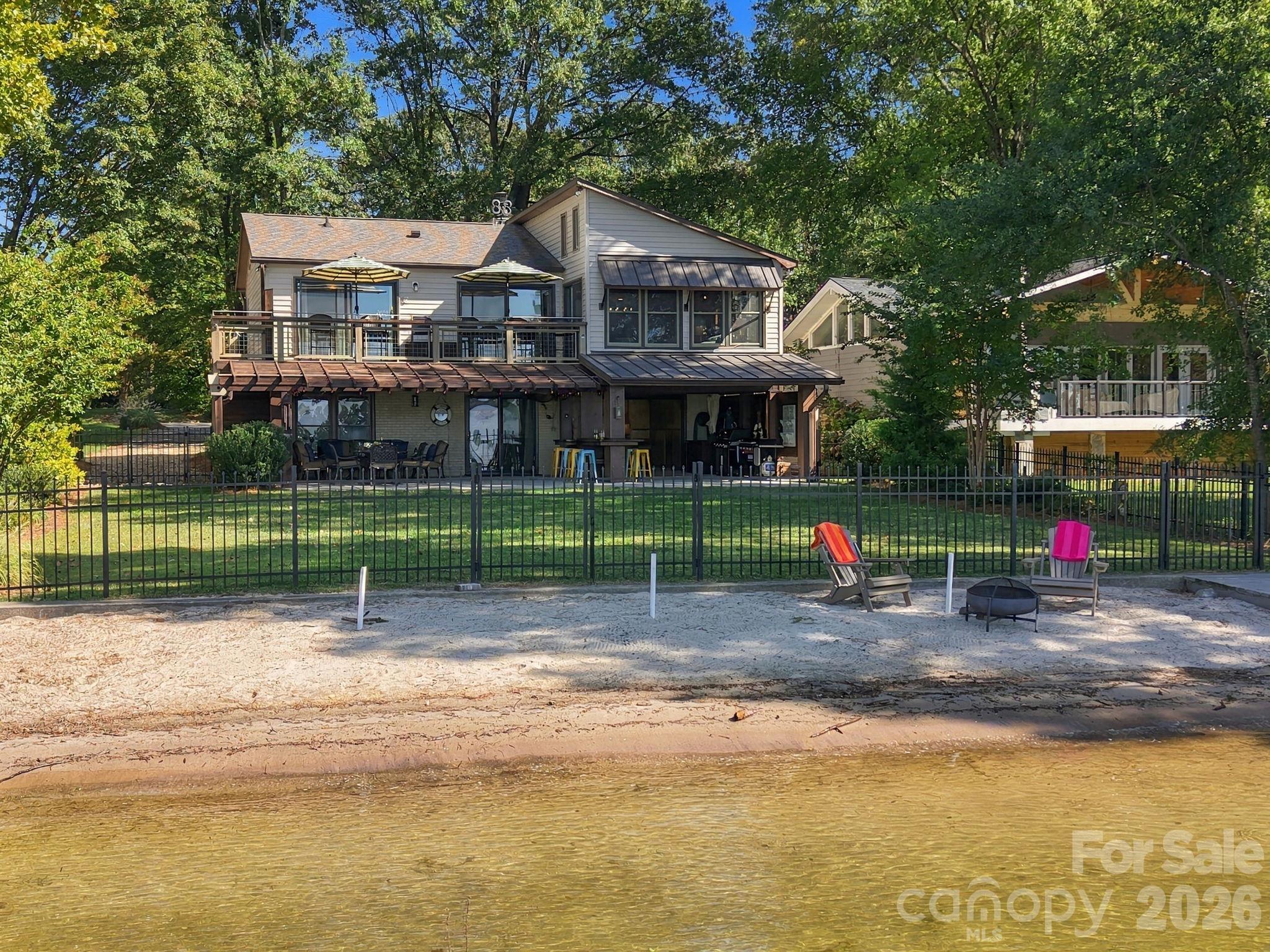 Single Family Residence at 20625 Island Forest Drive, Cornelius, photo 17 of 48