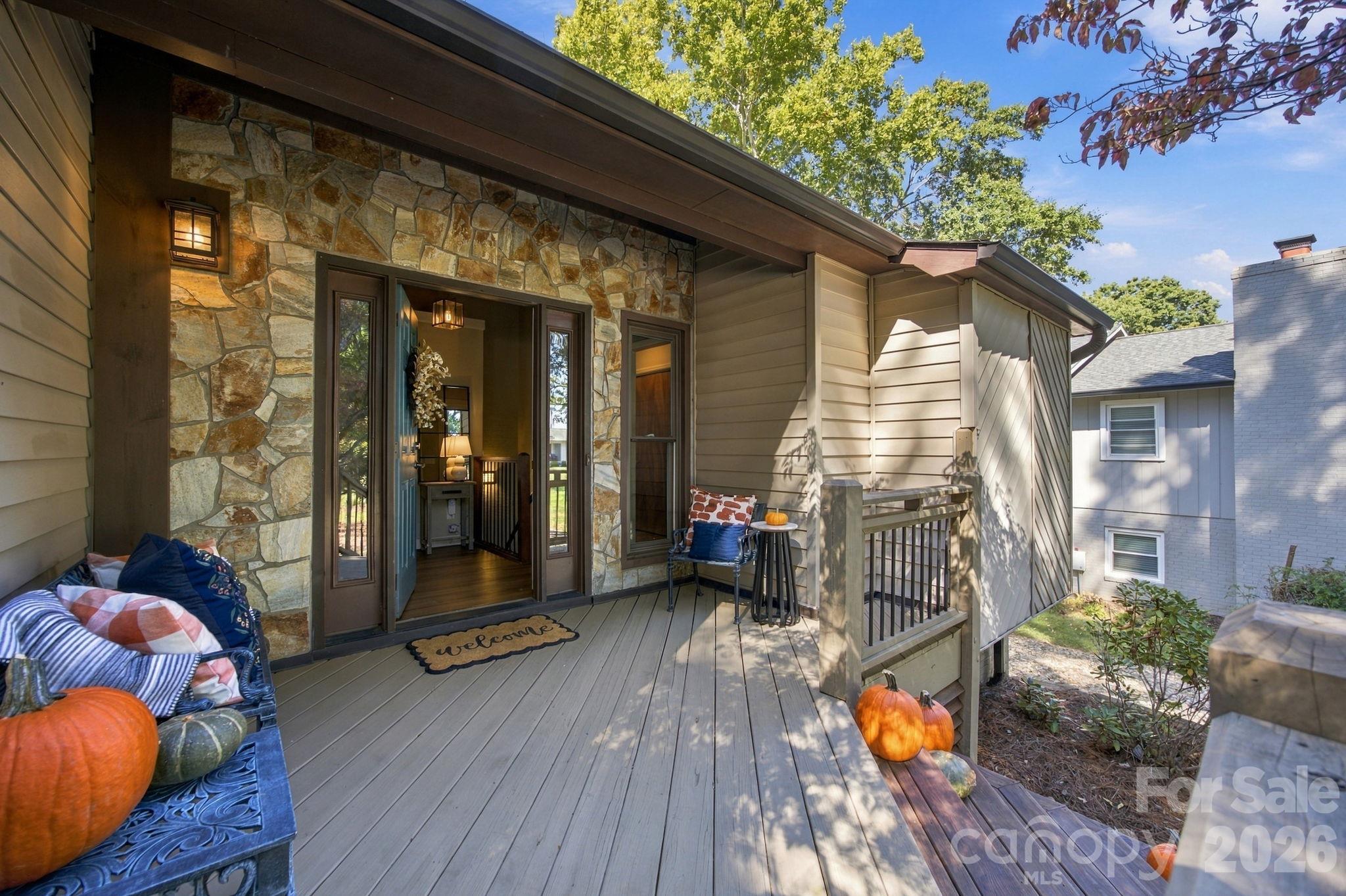 Single Family Residence at 20625 Island Forest Drive, Cornelius, photo 19 of 48