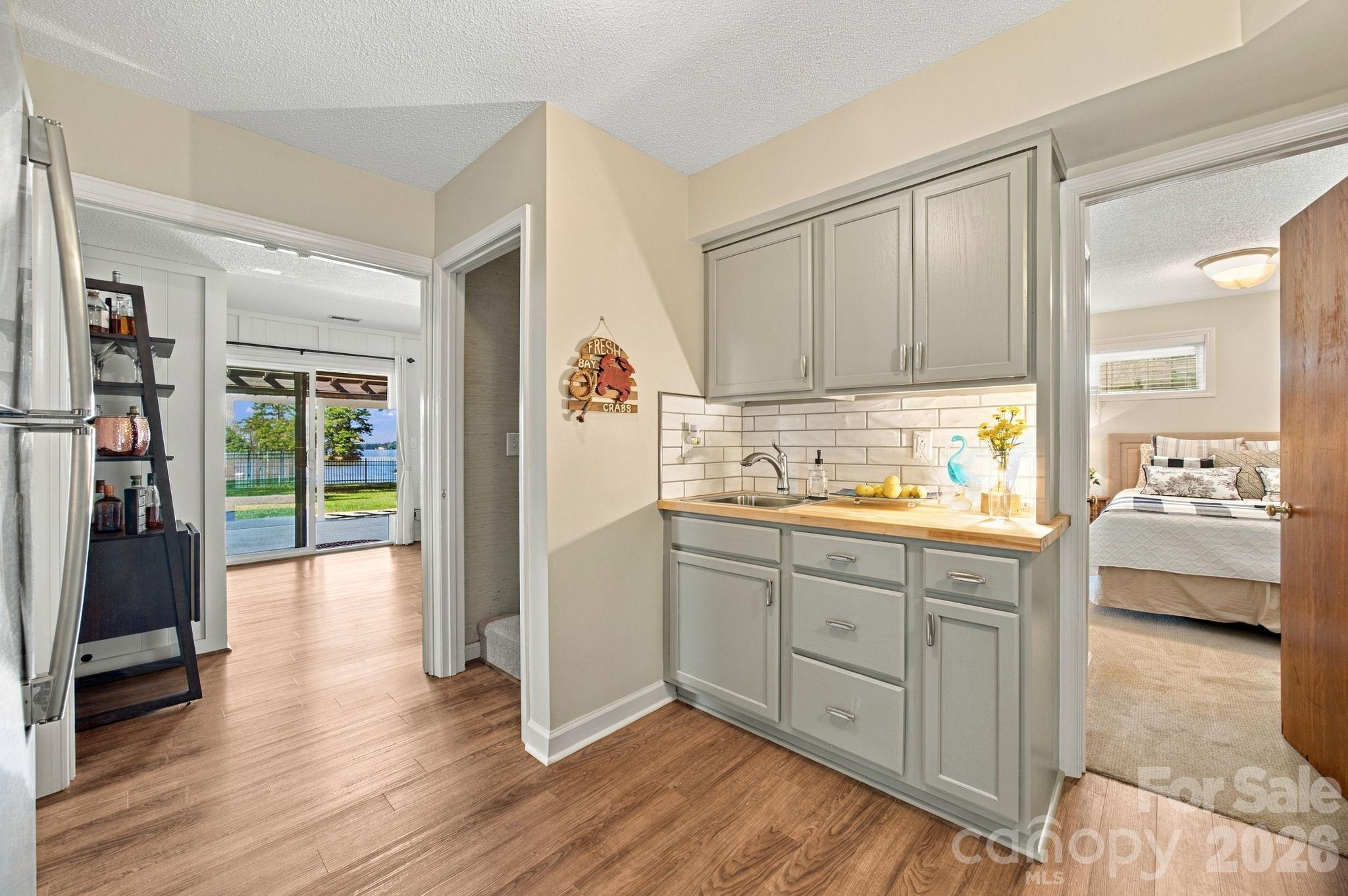 Single Family Residence at 20625 Island Forest Drive, Cornelius, photo 33 of 48