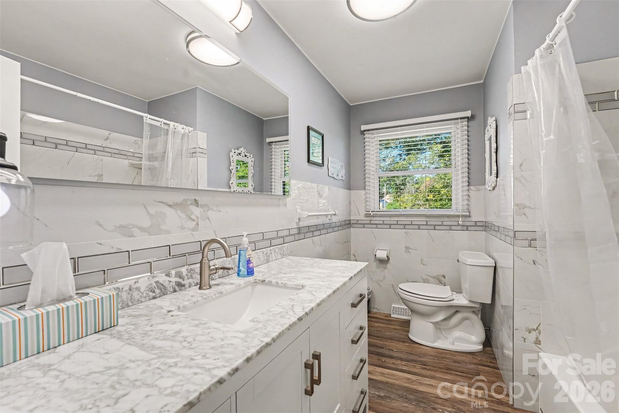 Hall Bath - 117 Oak Hill Lane, Statesville