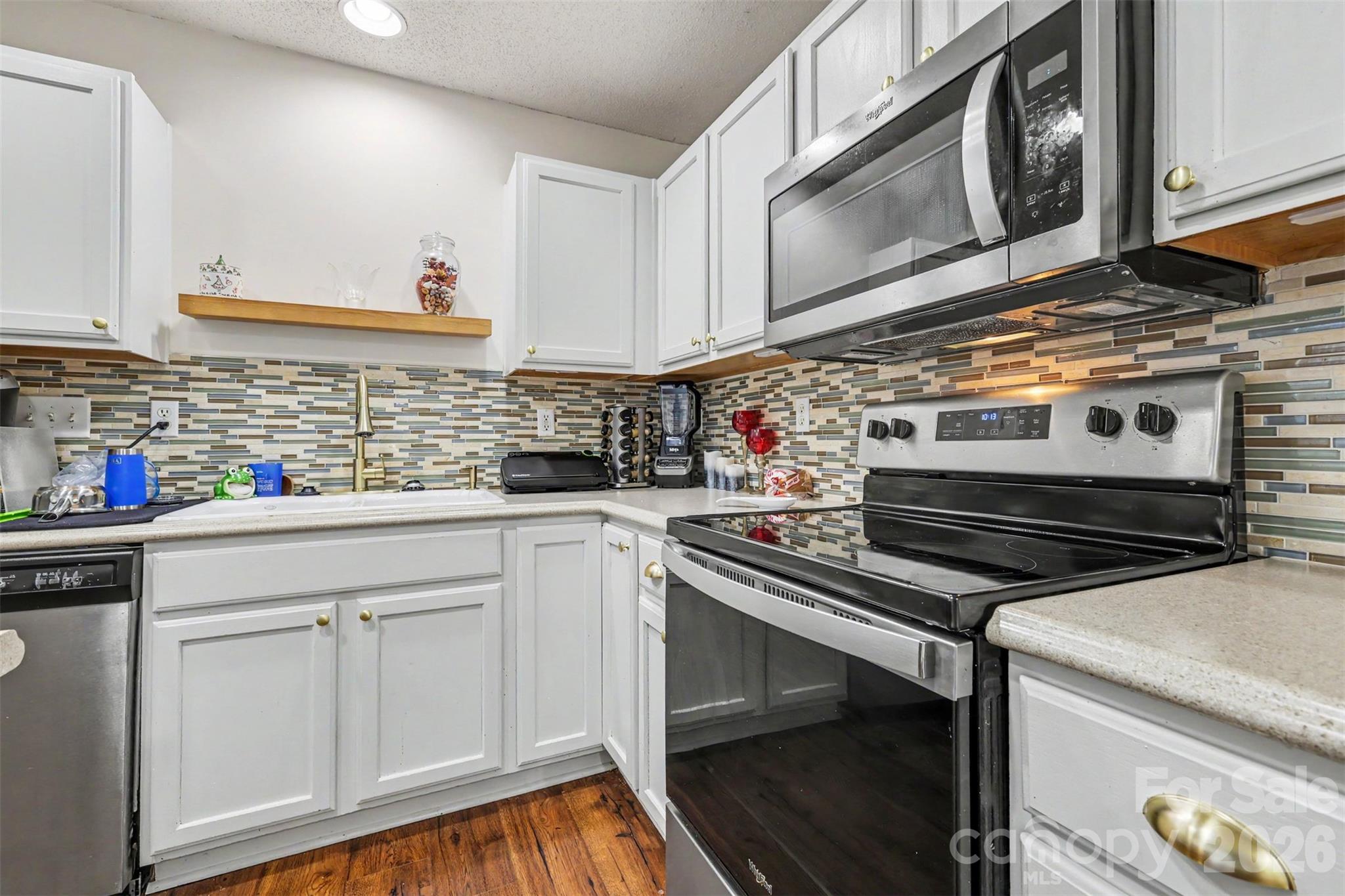 Townhouse at 7106 Bidford Court, Lancaster, photo 10 of 23