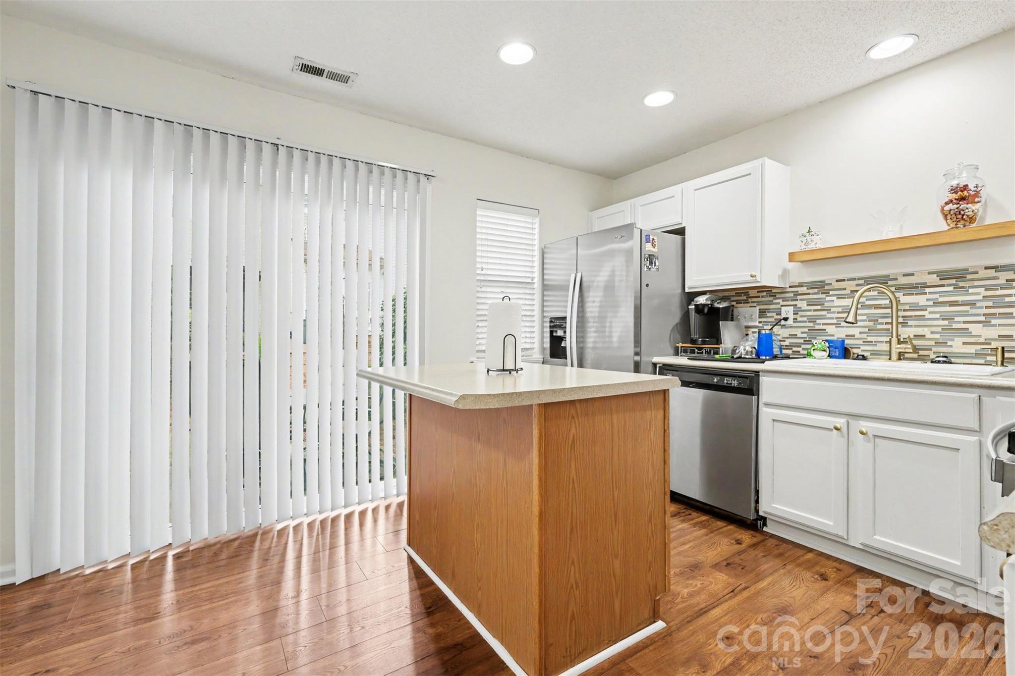 Townhouse at 7106 Bidford Court, Lancaster, photo 11 of 23