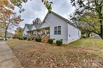 Single Family Residence at 300 Hoskins Mill Road, Charlotte, photo 4 of 13
