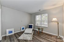 Single Family Residence at 300 Hoskins Mill Road, Charlotte, photo 5 of 13