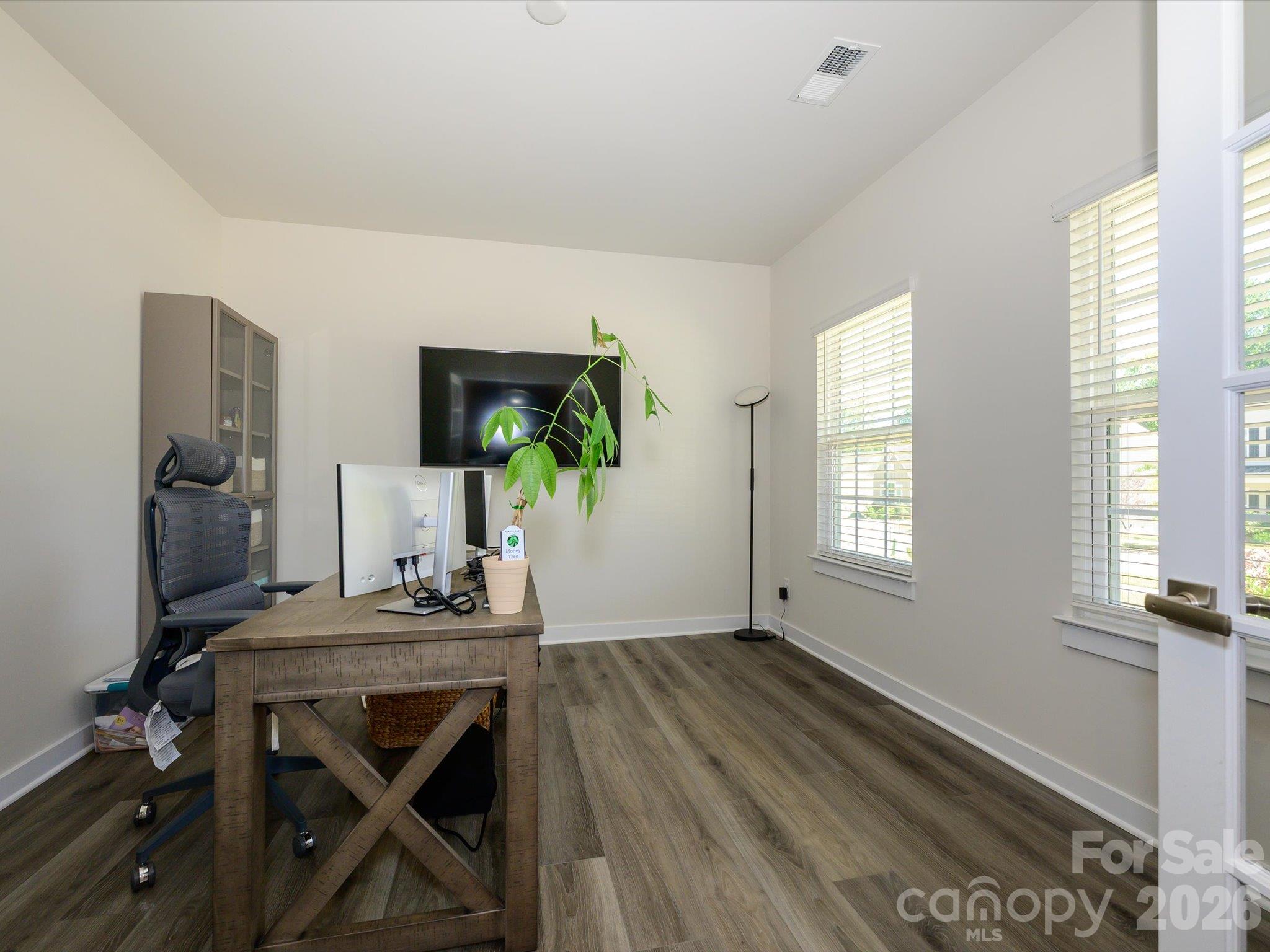 Single Family Residence at 8504 Everwood Avenue, Huntersville, photo 6 of 35