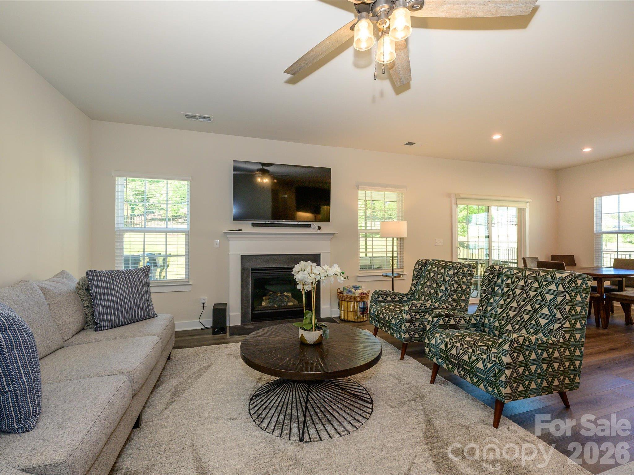 Single Family Residence at 8504 Everwood Avenue, Huntersville, photo 14 of 35