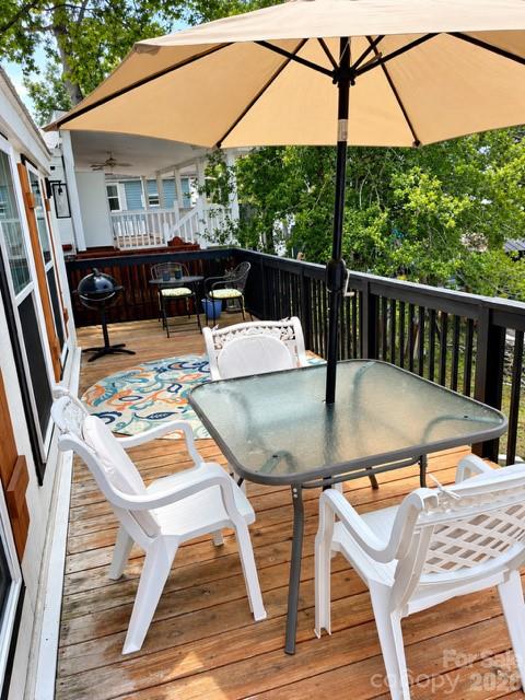 Single Family Residence at 162 Dogwood Circle, New London, photo 11 of 20