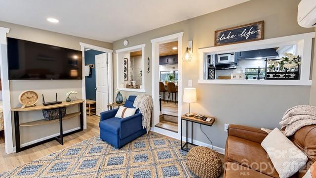 Single Family Residence at 162 Dogwood Circle, New London, photo 2 of 20