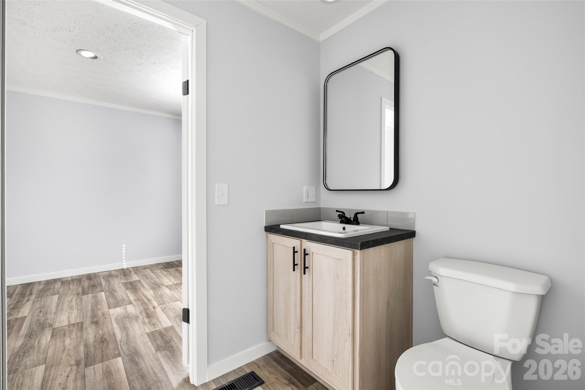 Full Jack & Jill Bath - 6414 Mingo Road, Heath Springs