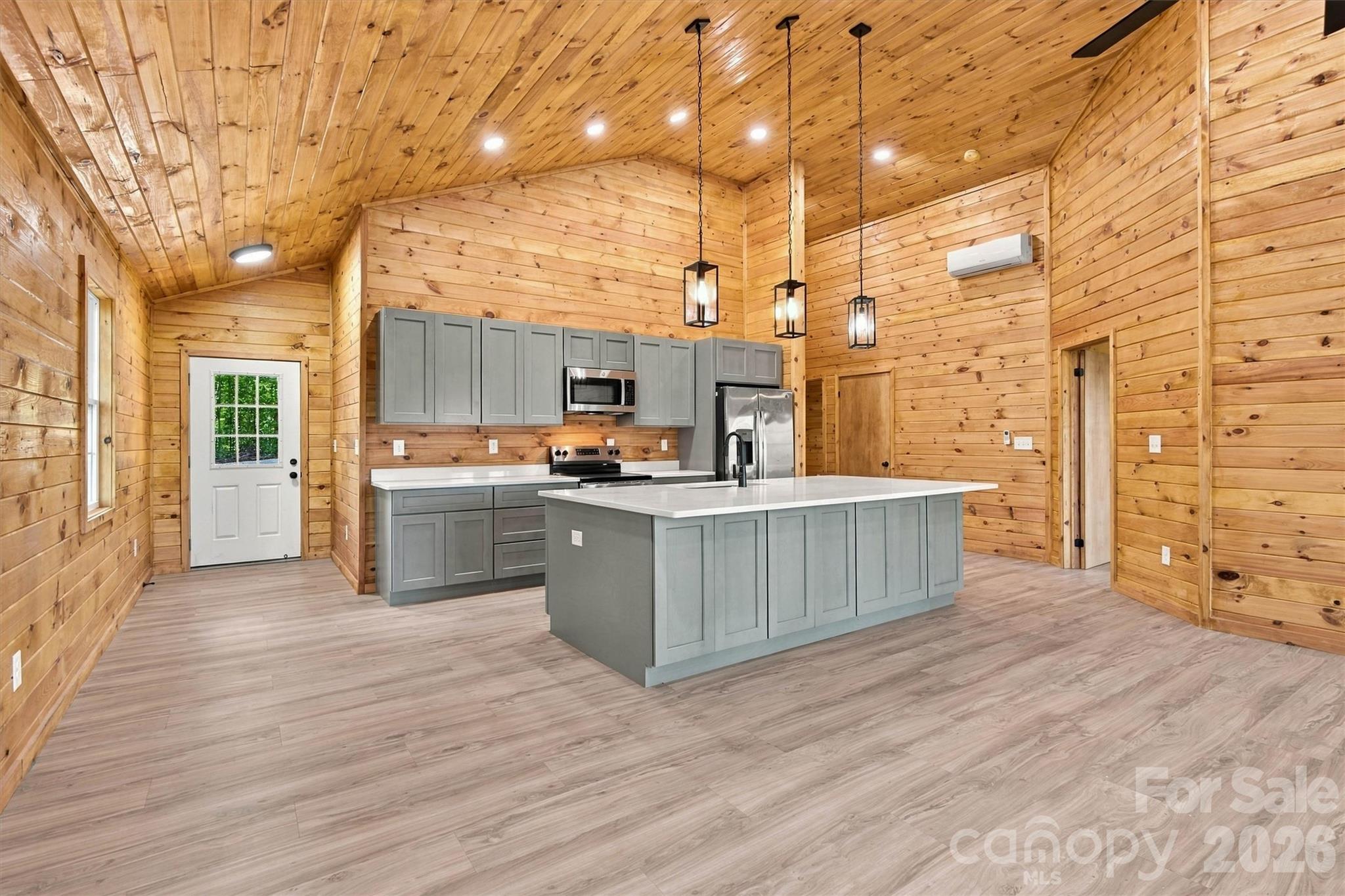 Single Family Residence at 3530 Dogwood Lane, Morganton, photo 8 of 32