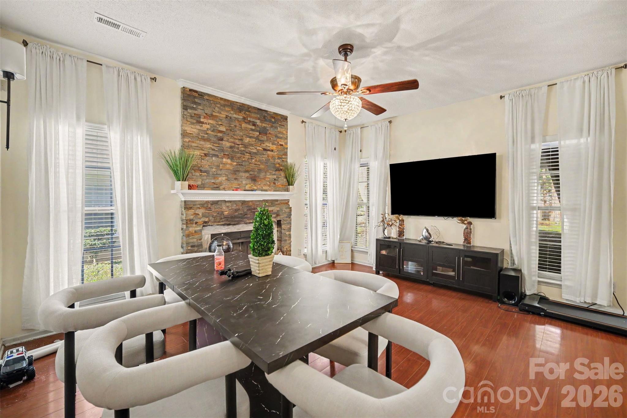 Single Family Residence at 11410 Hunters Landing Drive, Charlotte, photo 12 of 30