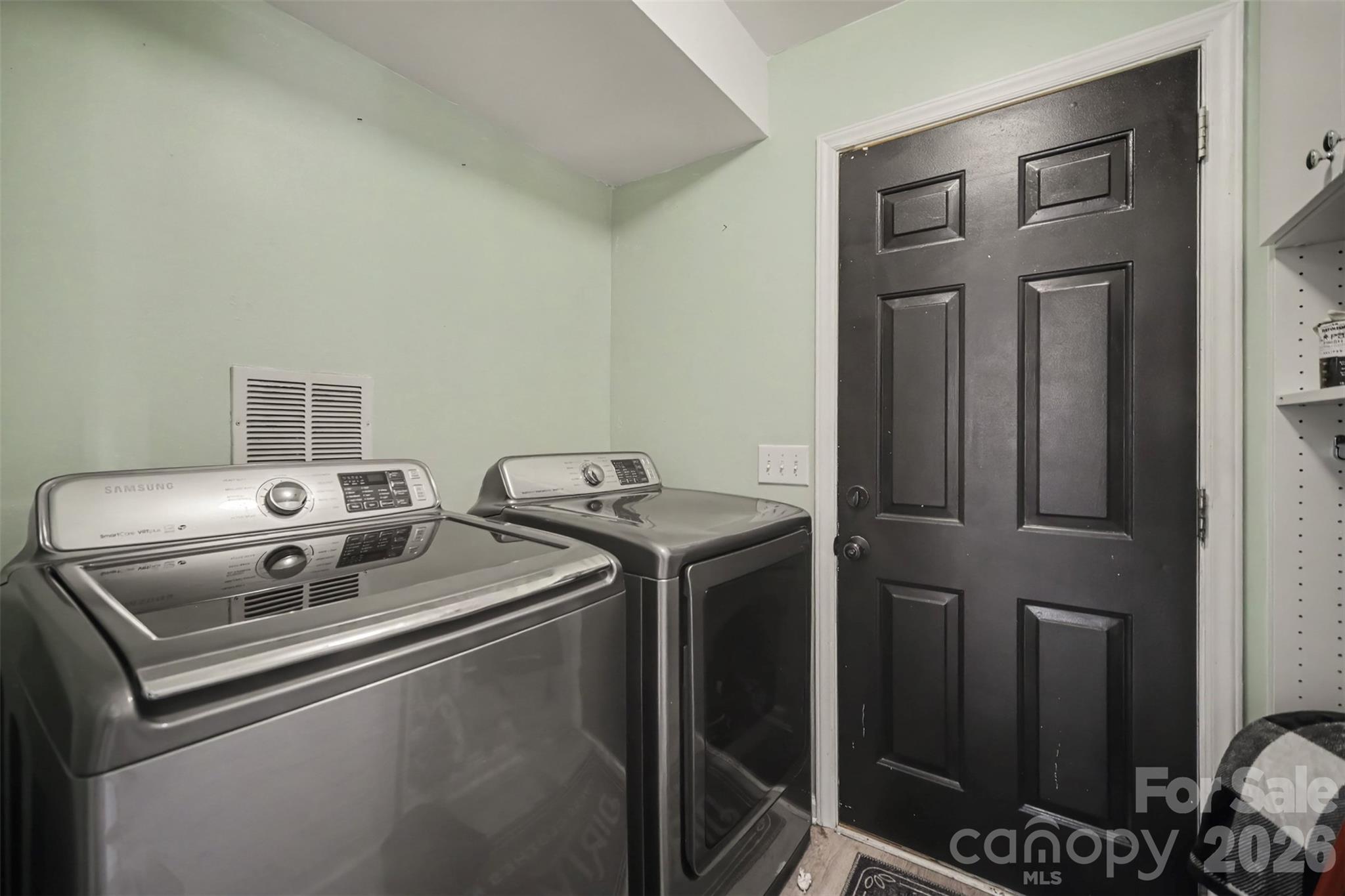 Single Family Residence at 11410 Hunters Landing Drive, Charlotte, photo 24 of 30