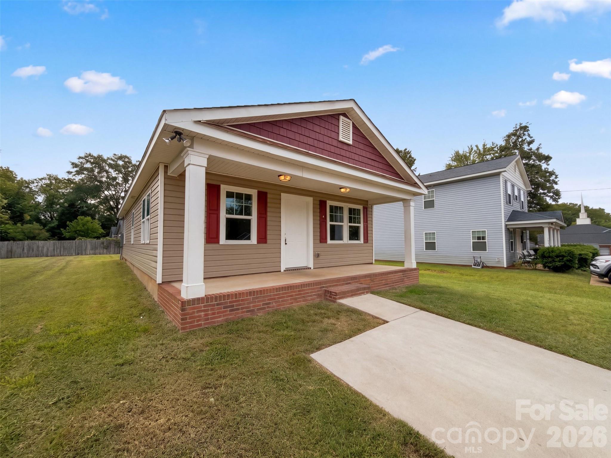 109 Lakewood Avenue