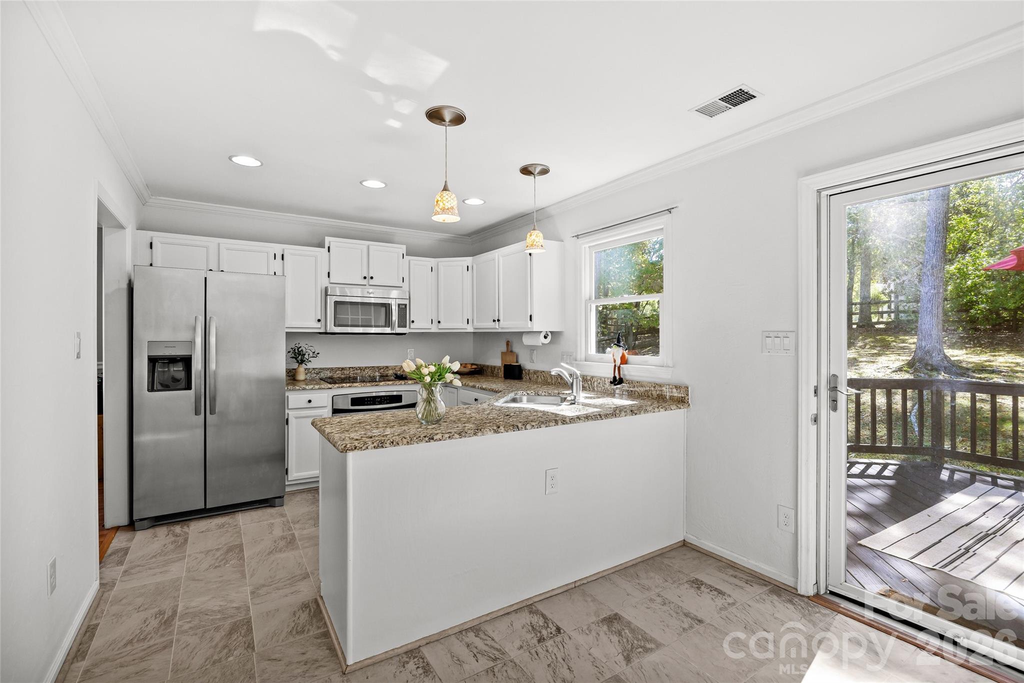Single Family Residence at 2916 Winghaven Lane, Charlotte, photo 13 of 33