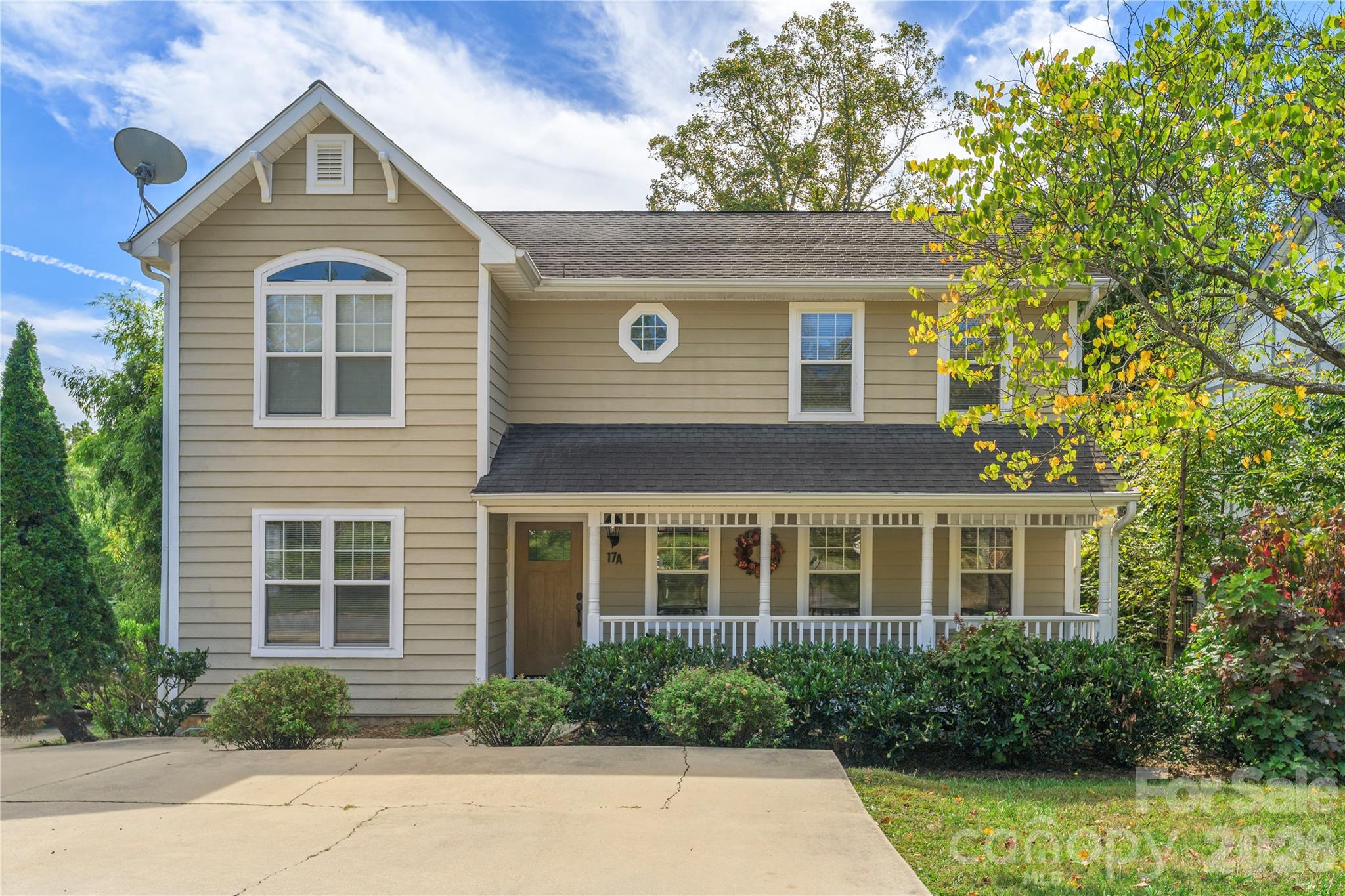 Single Family Residence at 17 Sheridan Road, Asheville, photo 2 of 44