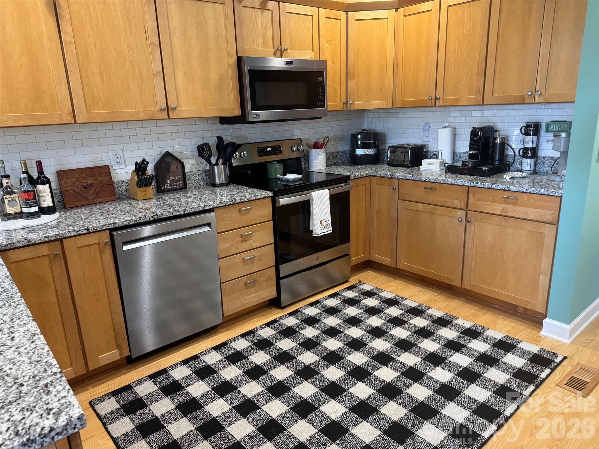 Townhouse at 927 Henry Dingus Way, Maggie Valley, photo 16 of 27
