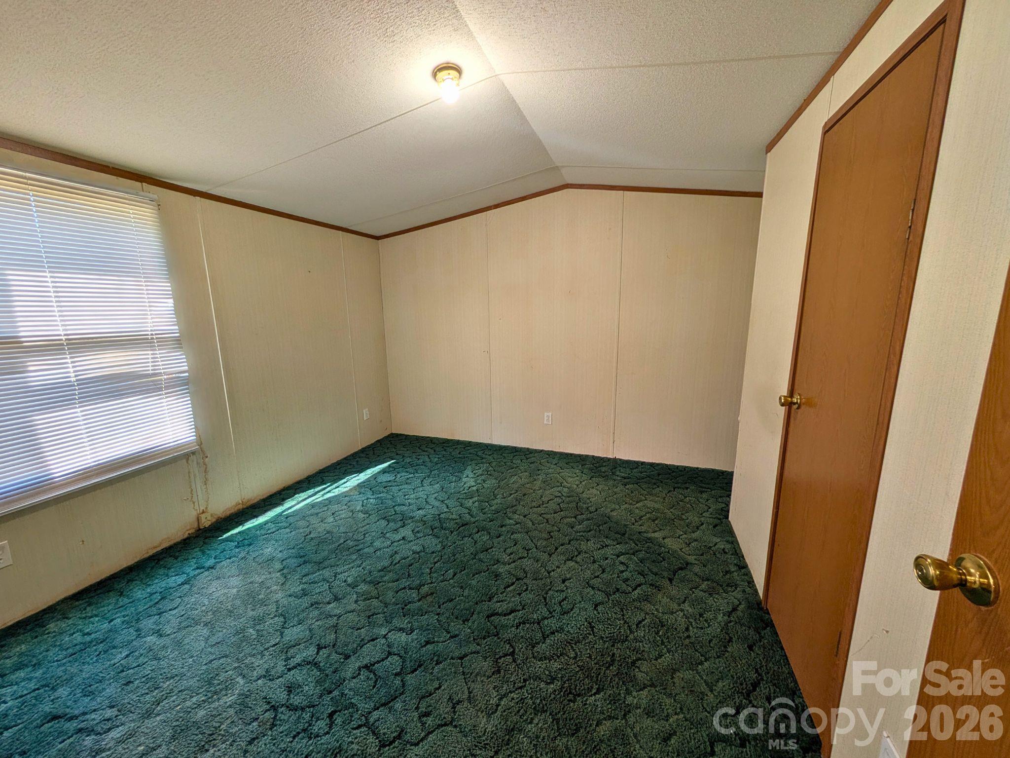Single Family Residence at 5954 Oakridge Road, Clover, photo 5 of 16