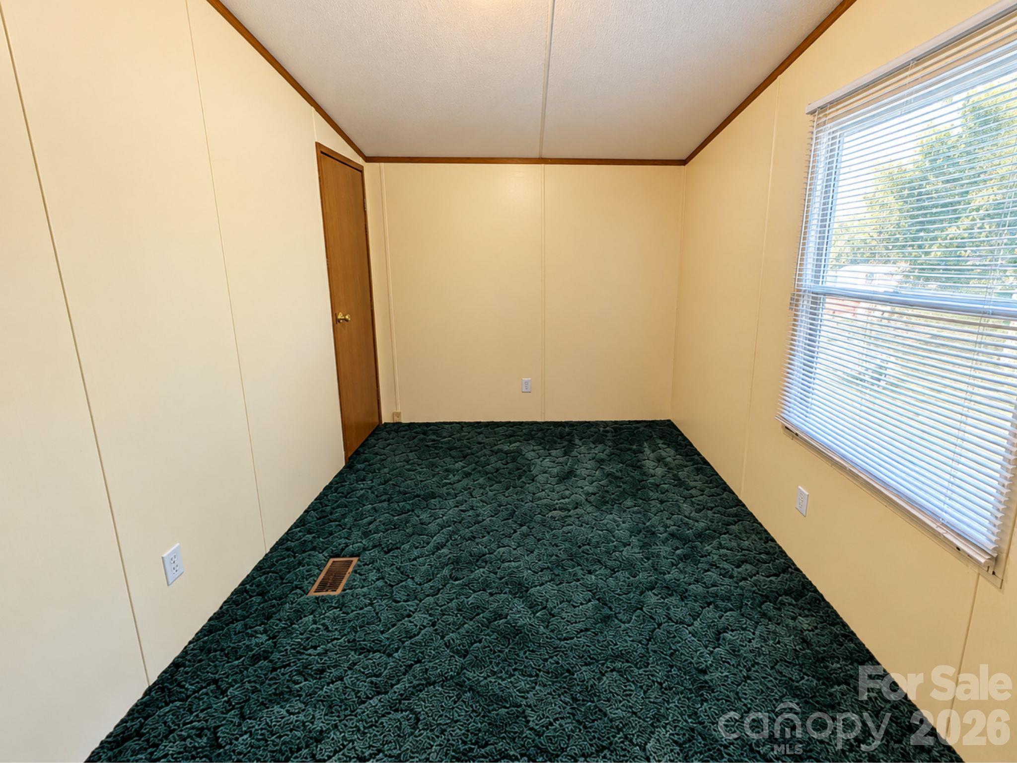 Single Family Residence at 5954 Oakridge Road, Clover, photo 13 of 16