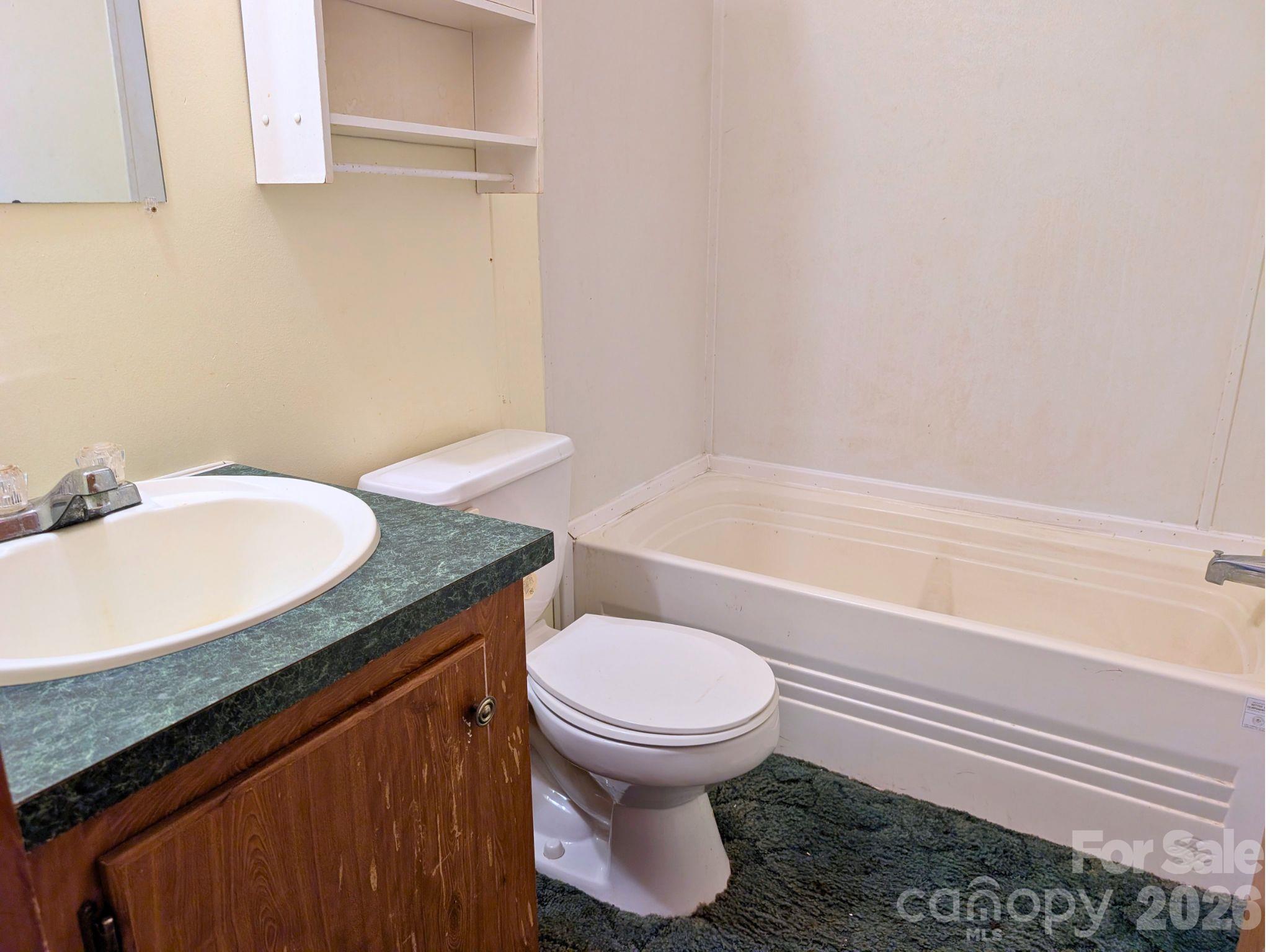 Single Family Residence at 5954 Oakridge Road, Clover, photo 14 of 16