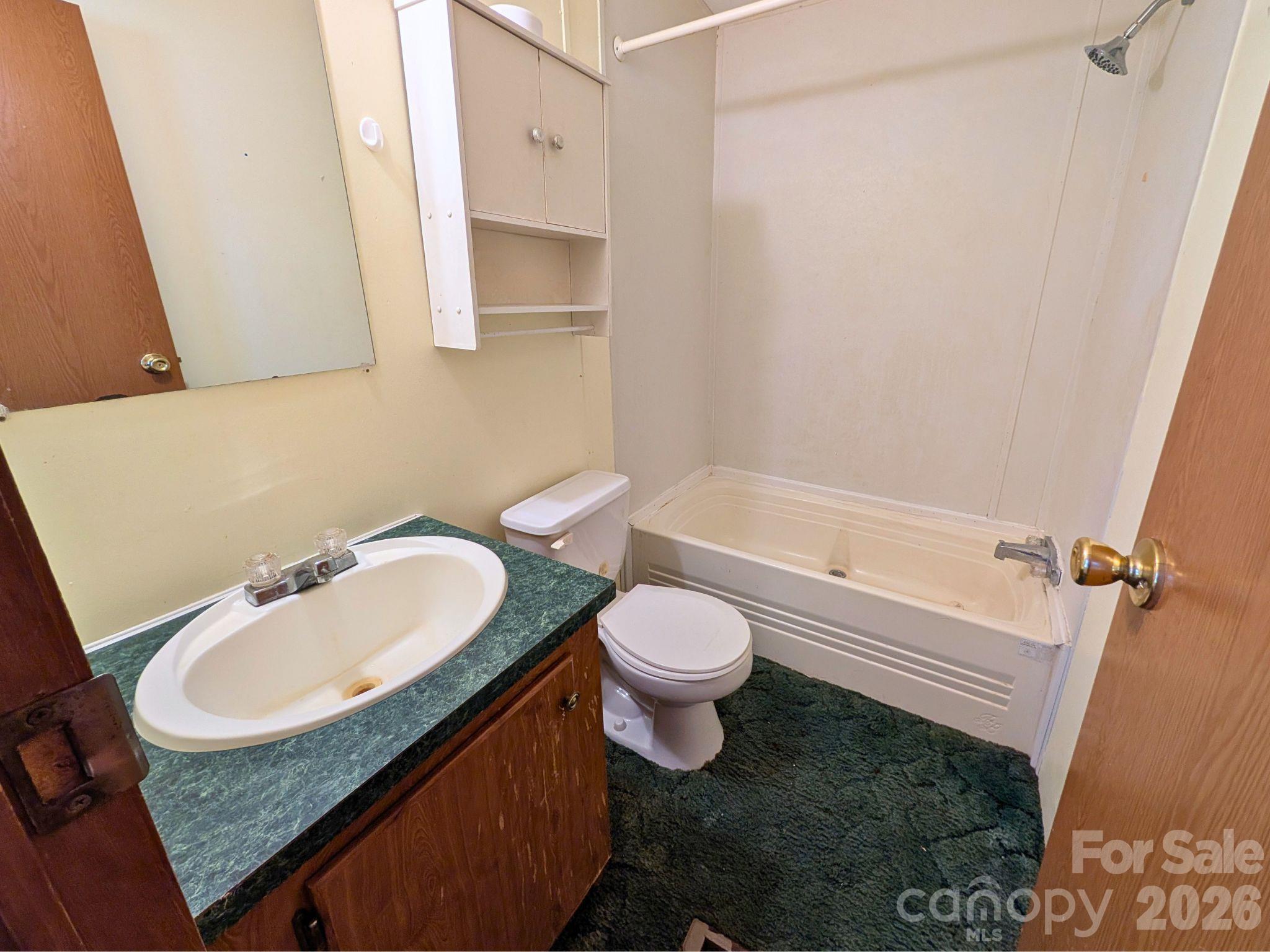 Single Family Residence at 5954 Oakridge Road, Clover, photo 15 of 16