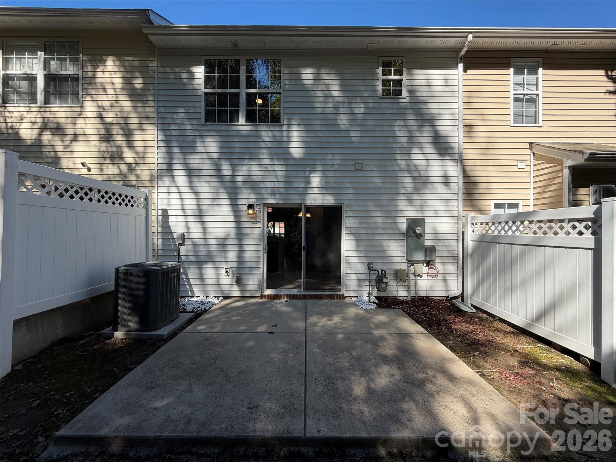 Townhouse at 13927 Singleleaf Lane, Charlotte, photo 5 of 20