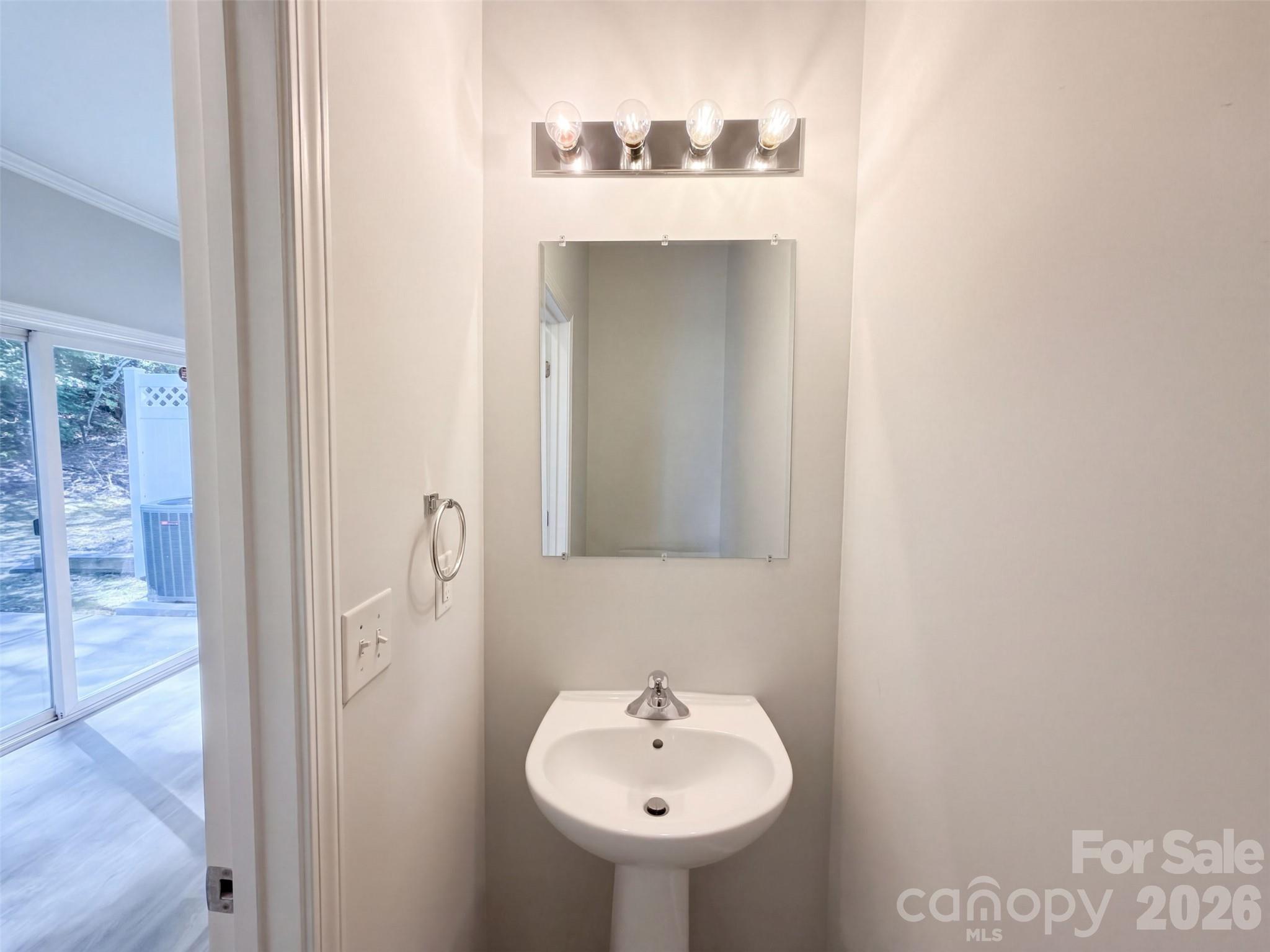 Townhouse at 13927 Singleleaf Lane, Charlotte, photo 8 of 20