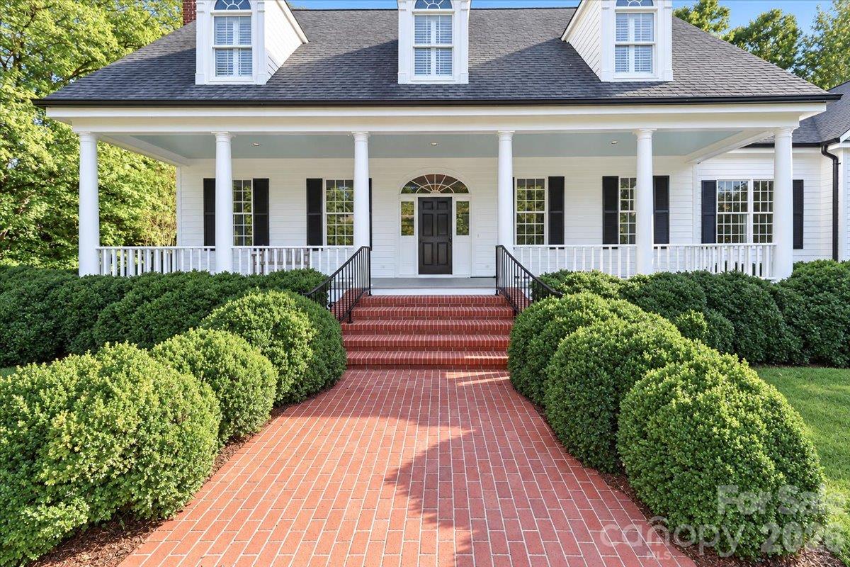 Single Family Residence at 3230 Broadmoor Drive, Statesville, photo 4 of 48